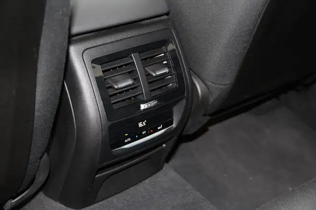 BMW X3 view 23