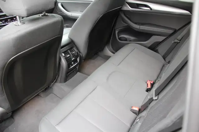 BMW X3 view 6