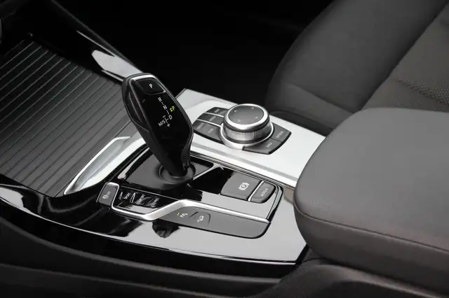 BMW X3 view 12