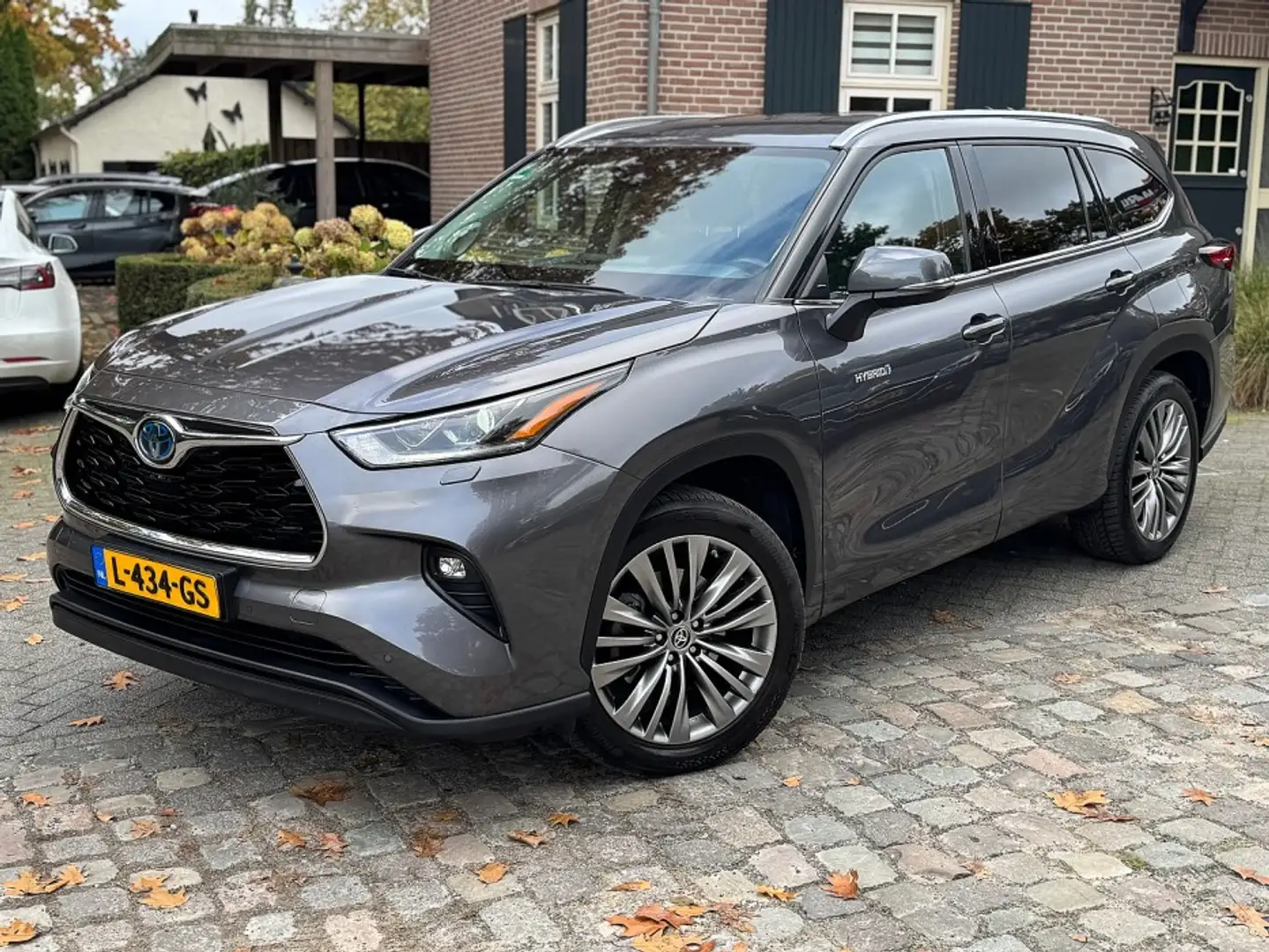 Toyota Highlander 2.5 AWD 248pk Hybrid Executive 7p ecc,leer,navi,tr Grijs - 1