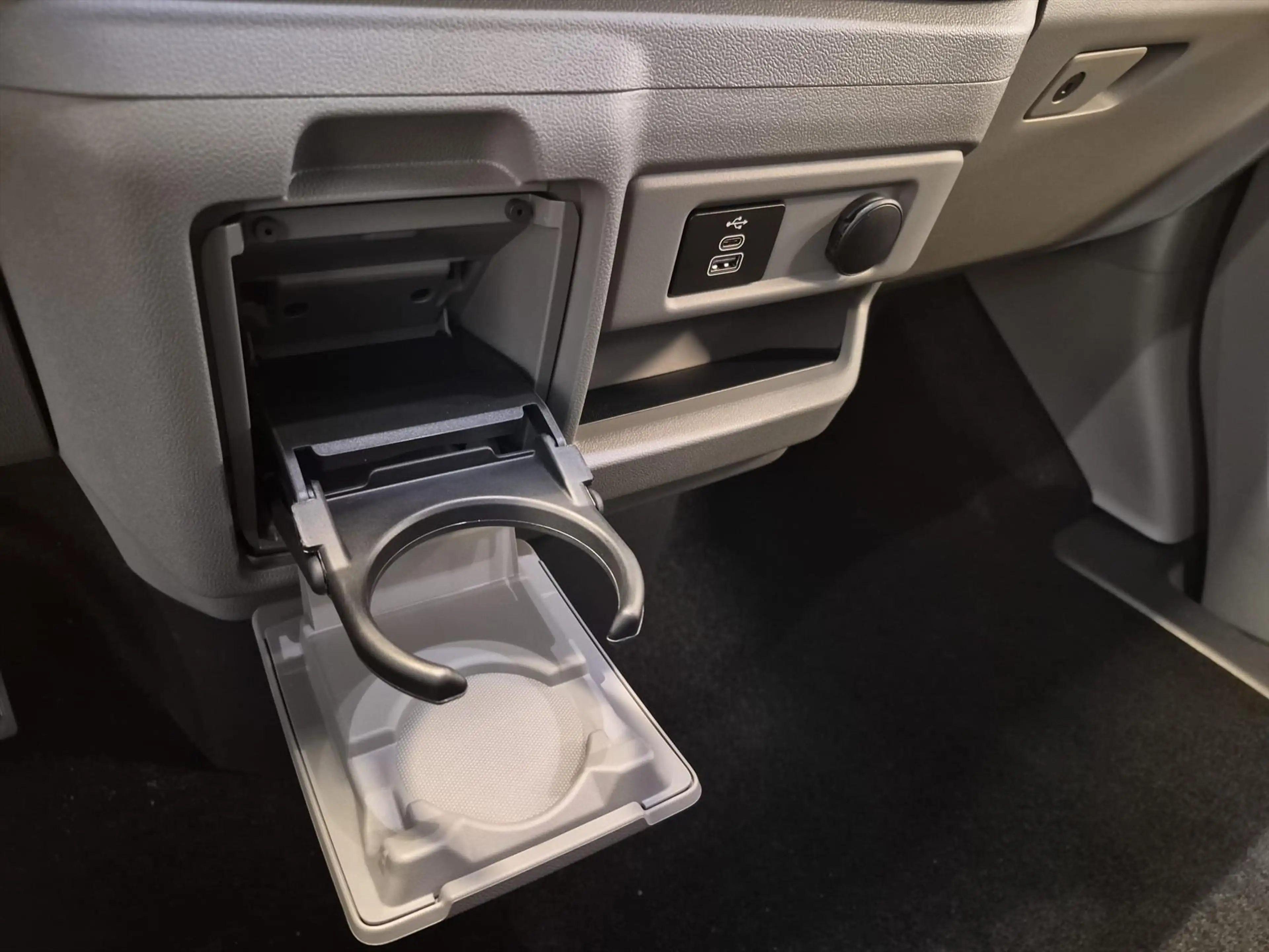 Ford Tourneo Custom L2H1 Rolstoelbus Bodemverlaging XXL 147cm — photo 27