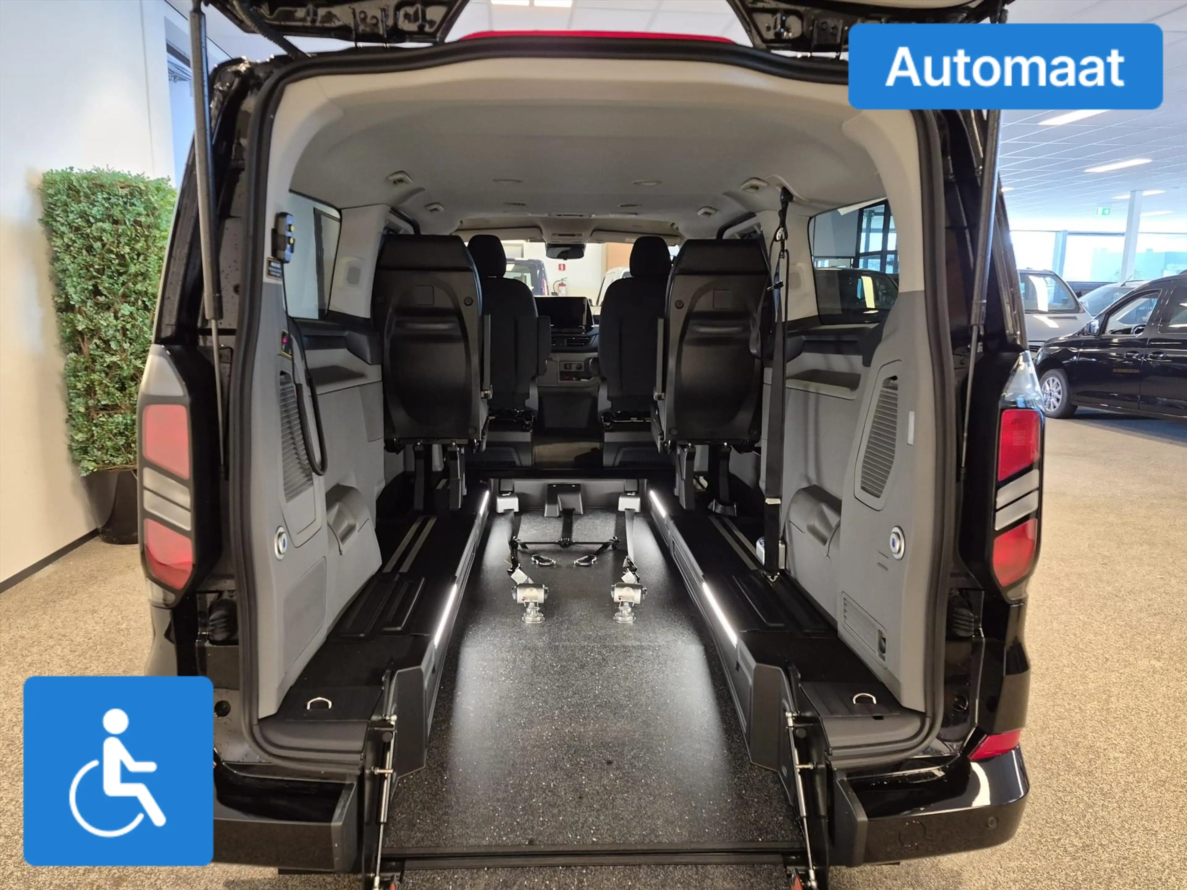Ford Tourneo Custom L2H1 Rolstoelbus Bodemverlaging XXL 147cm — photo 3