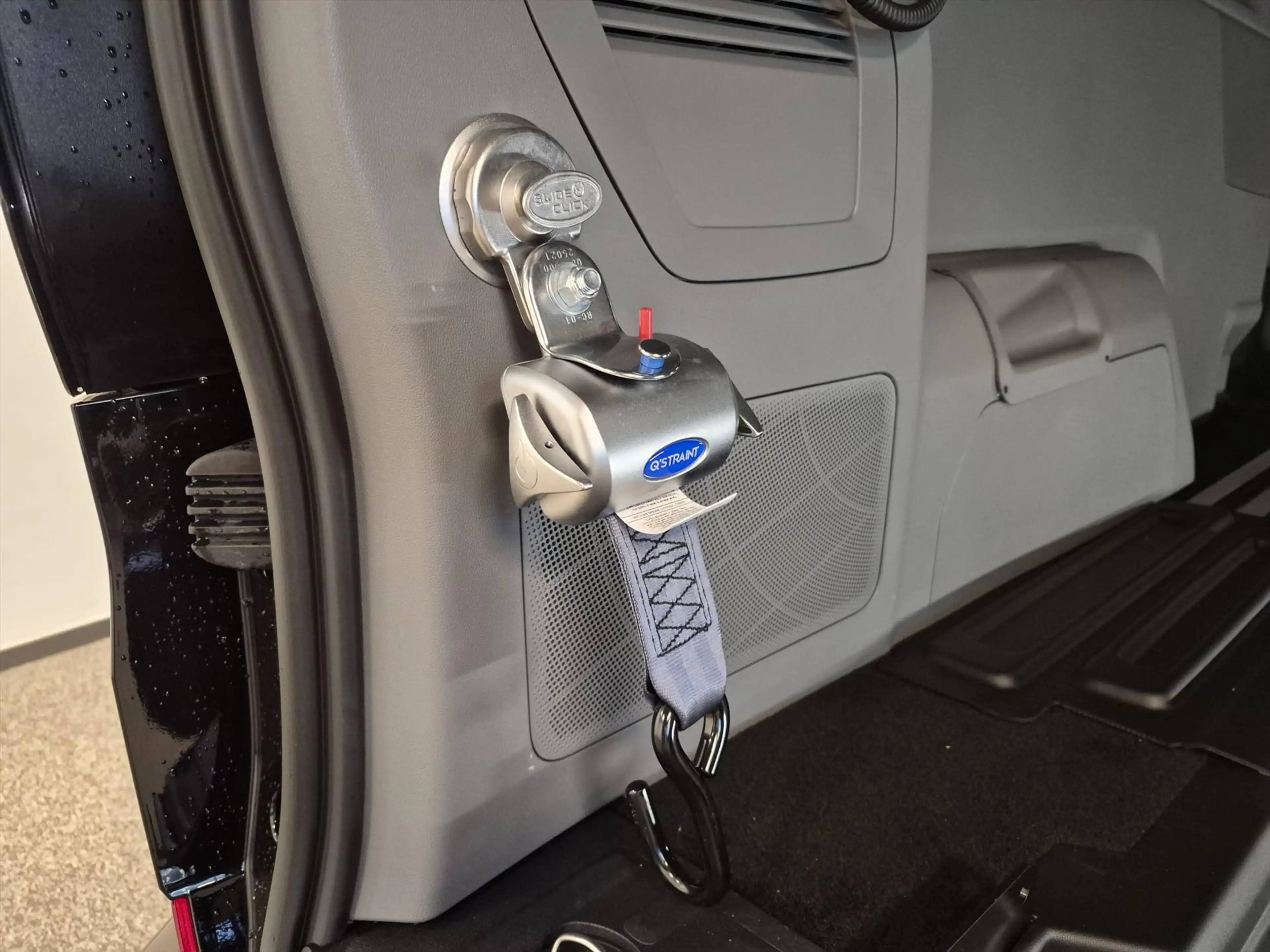 Ford Tourneo Custom L2H1 Rolstoelbus Bodemverlaging XXL 147cm — photo 7
