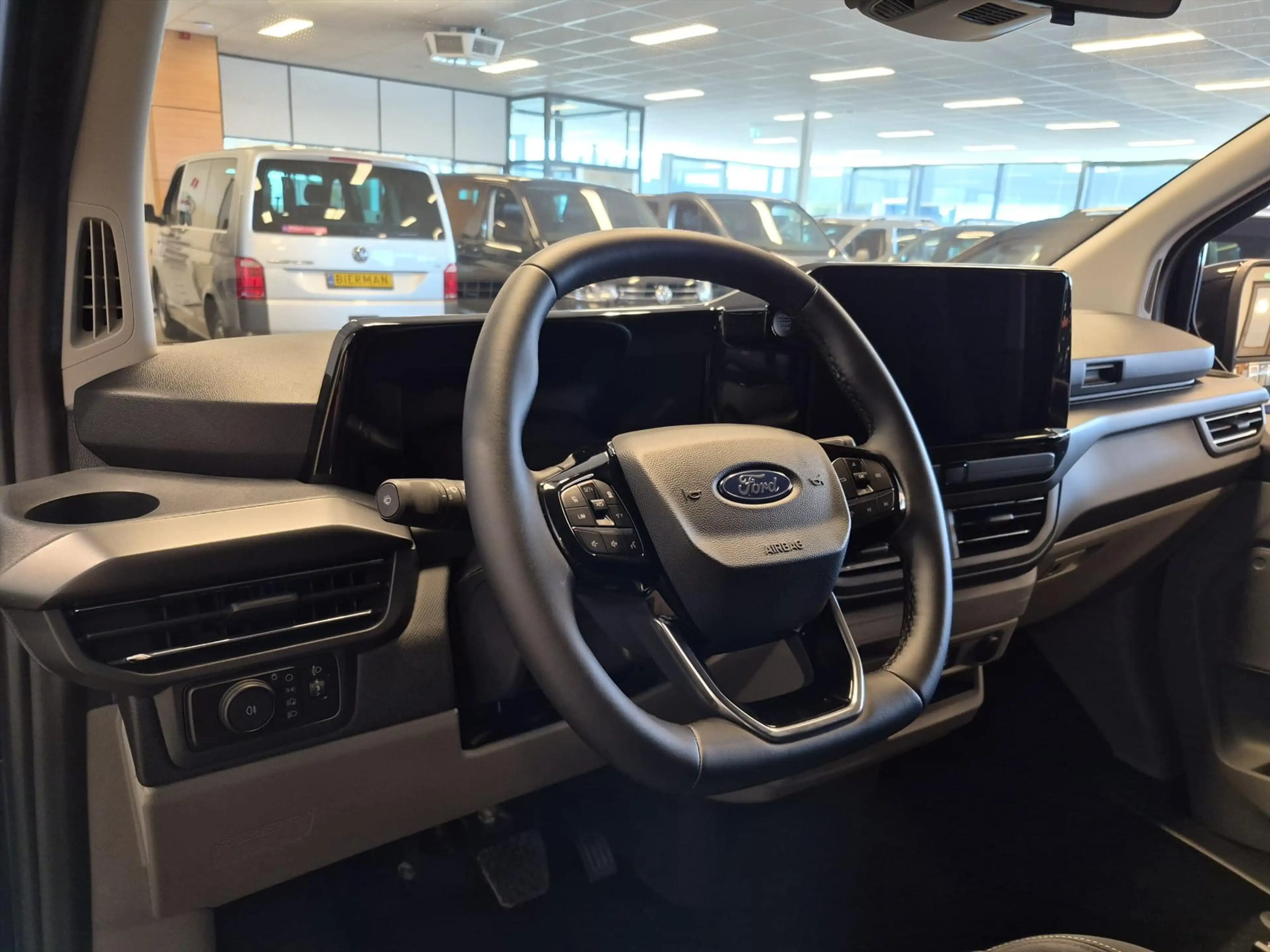 Ford Tourneo Custom L2H1 Rolstoelbus Bodemverlaging XXL 147cm — photo 17