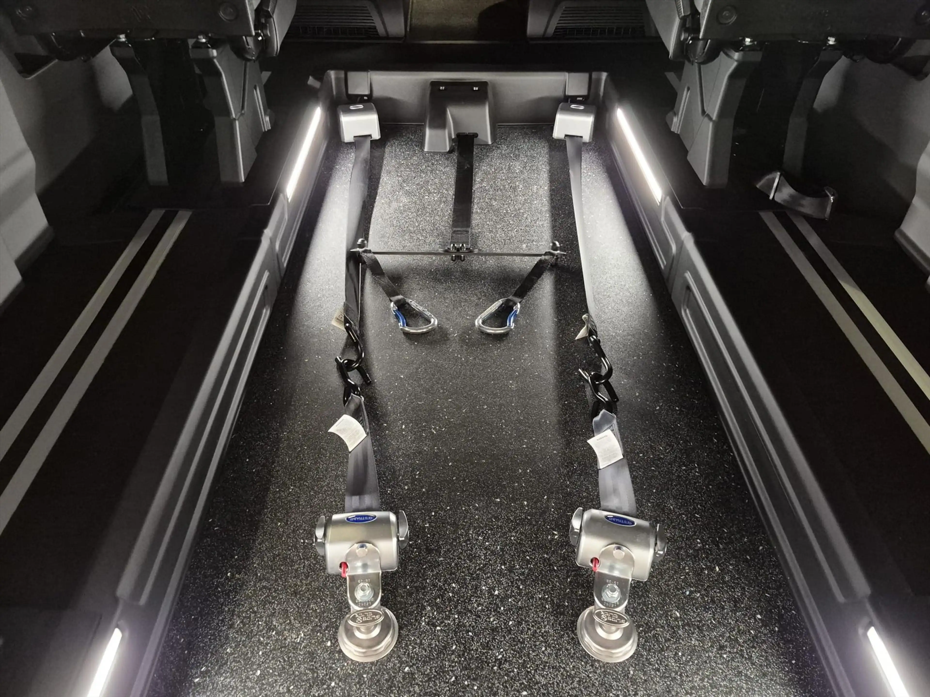 Ford Tourneo Custom L2H1 Rolstoelbus Bodemverlaging XXL 147cm — photo 5