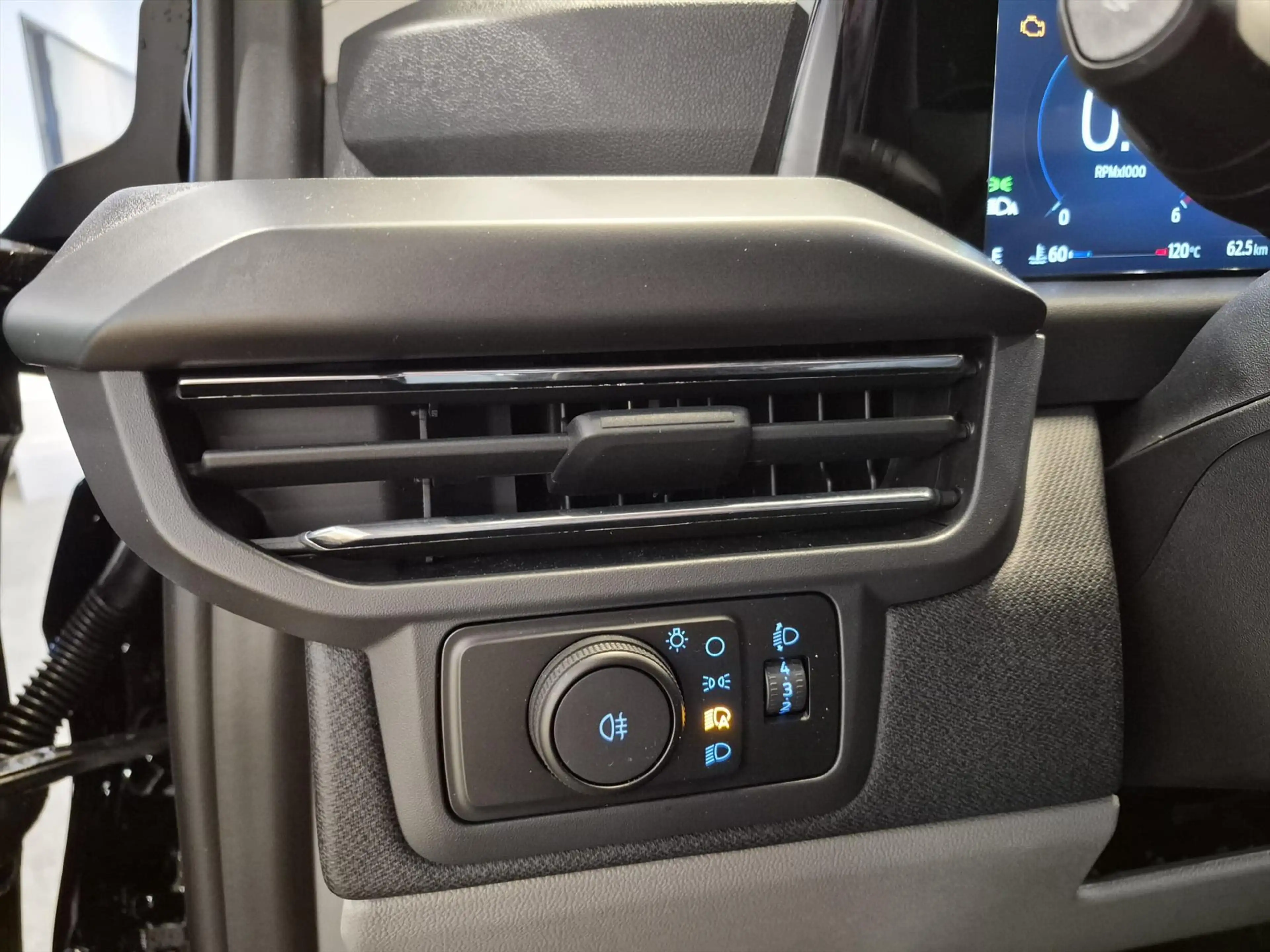 Ford Tourneo Custom L2H1 Rolstoelbus Bodemverlaging XXL 147cm — photo 28