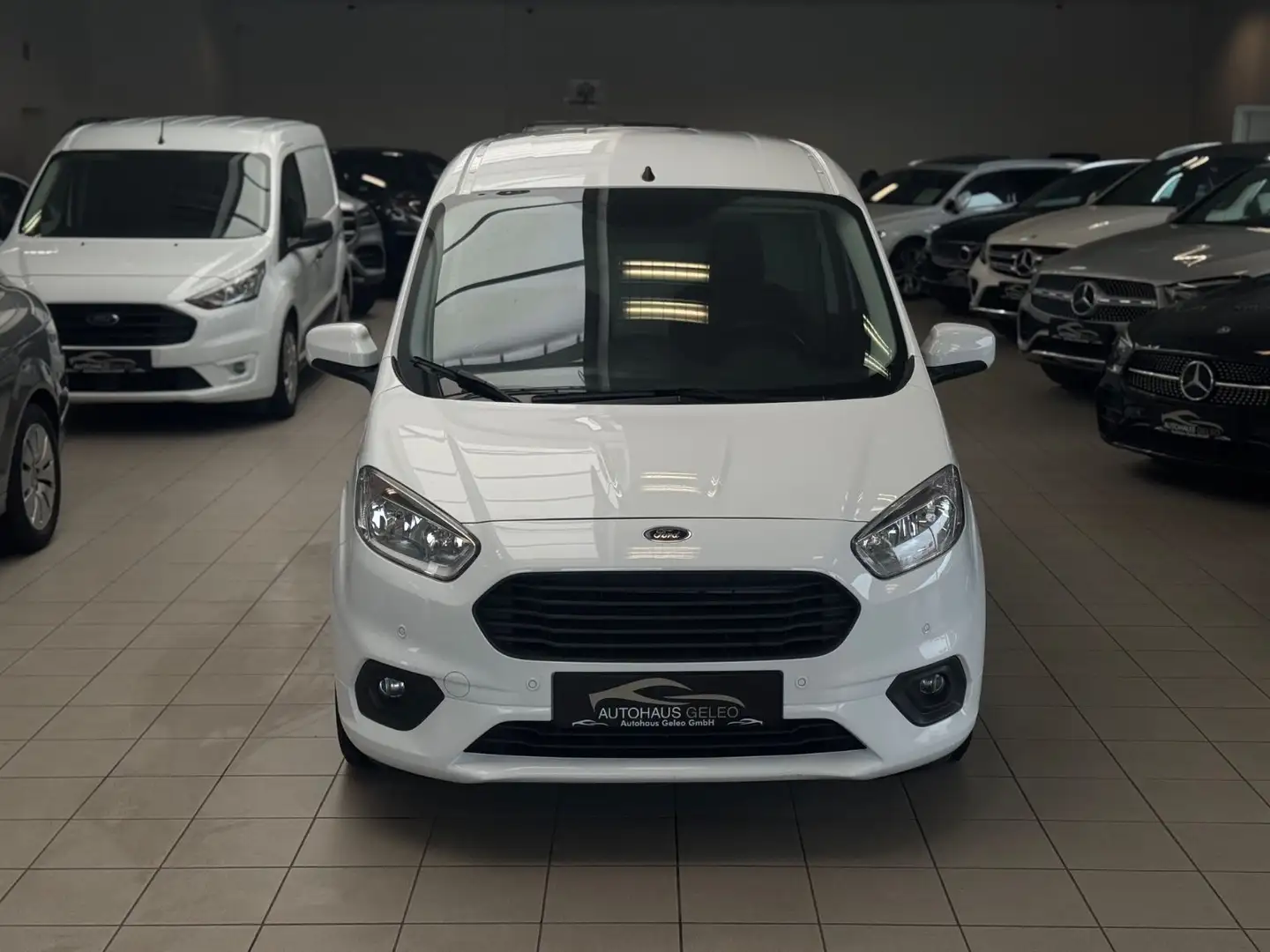 Ford Transit Courier Limited Blanc - 2