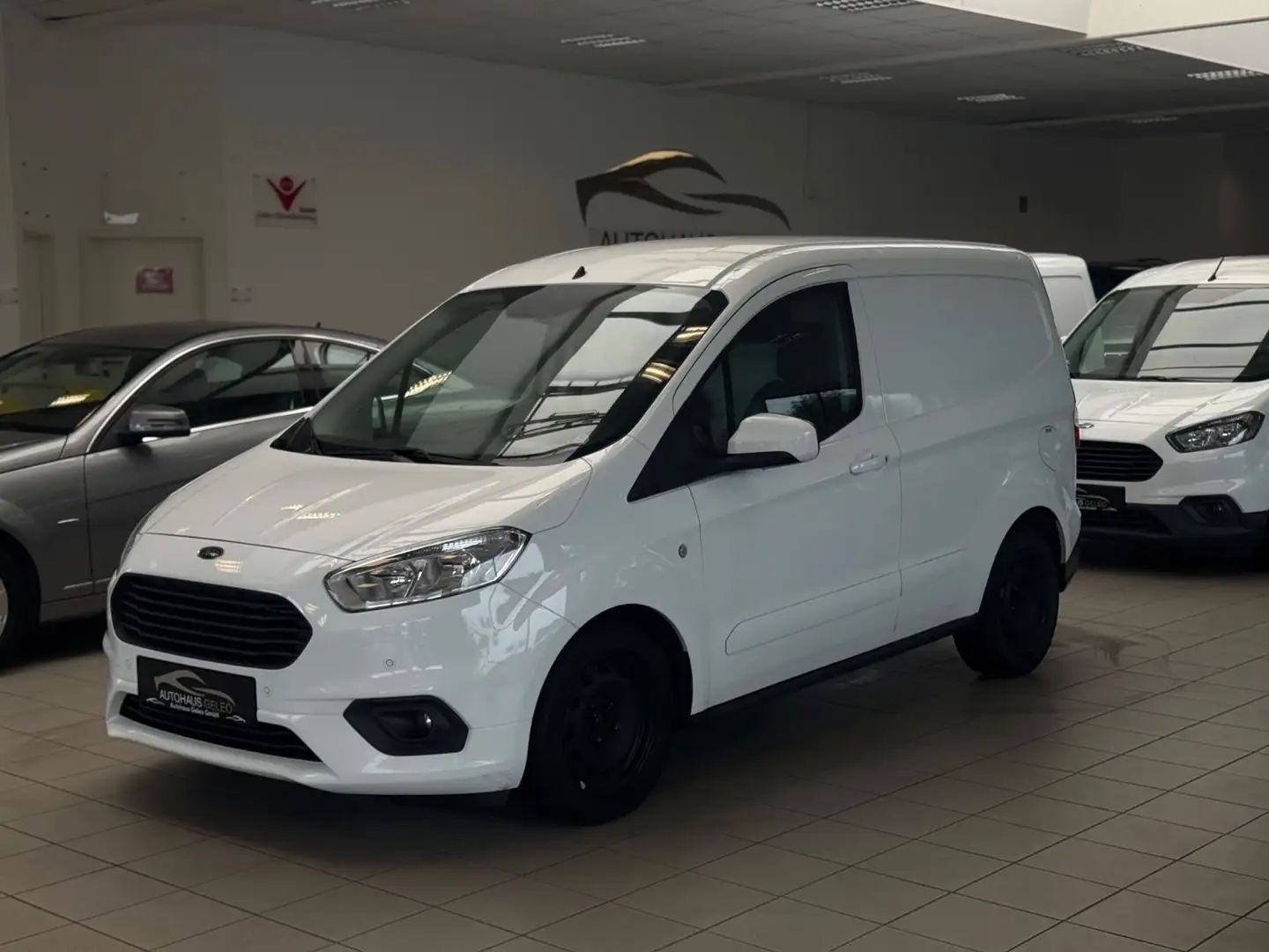 Ford Transit Courier Limited Blanc - 1