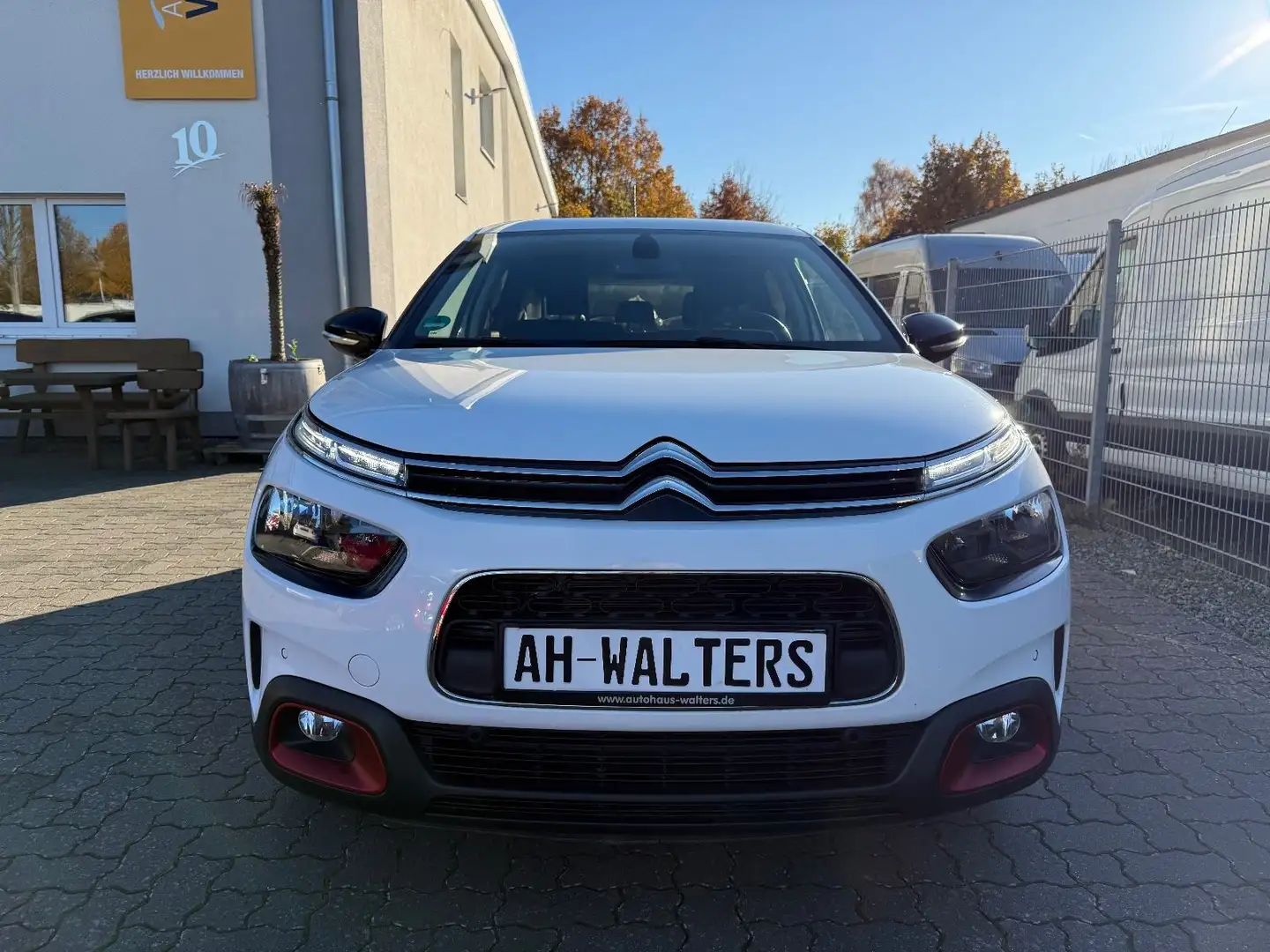 Citroen C4 Cactus Shine=Kamera-8 Fach Bereift-Klima= Weiß - 2