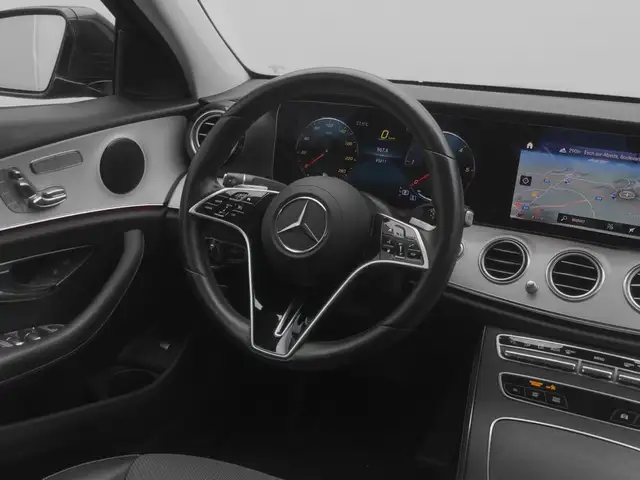 Mercedes-Benz 220 view 19