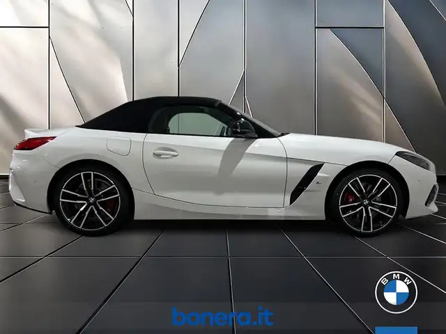 BMW Z4 view 4