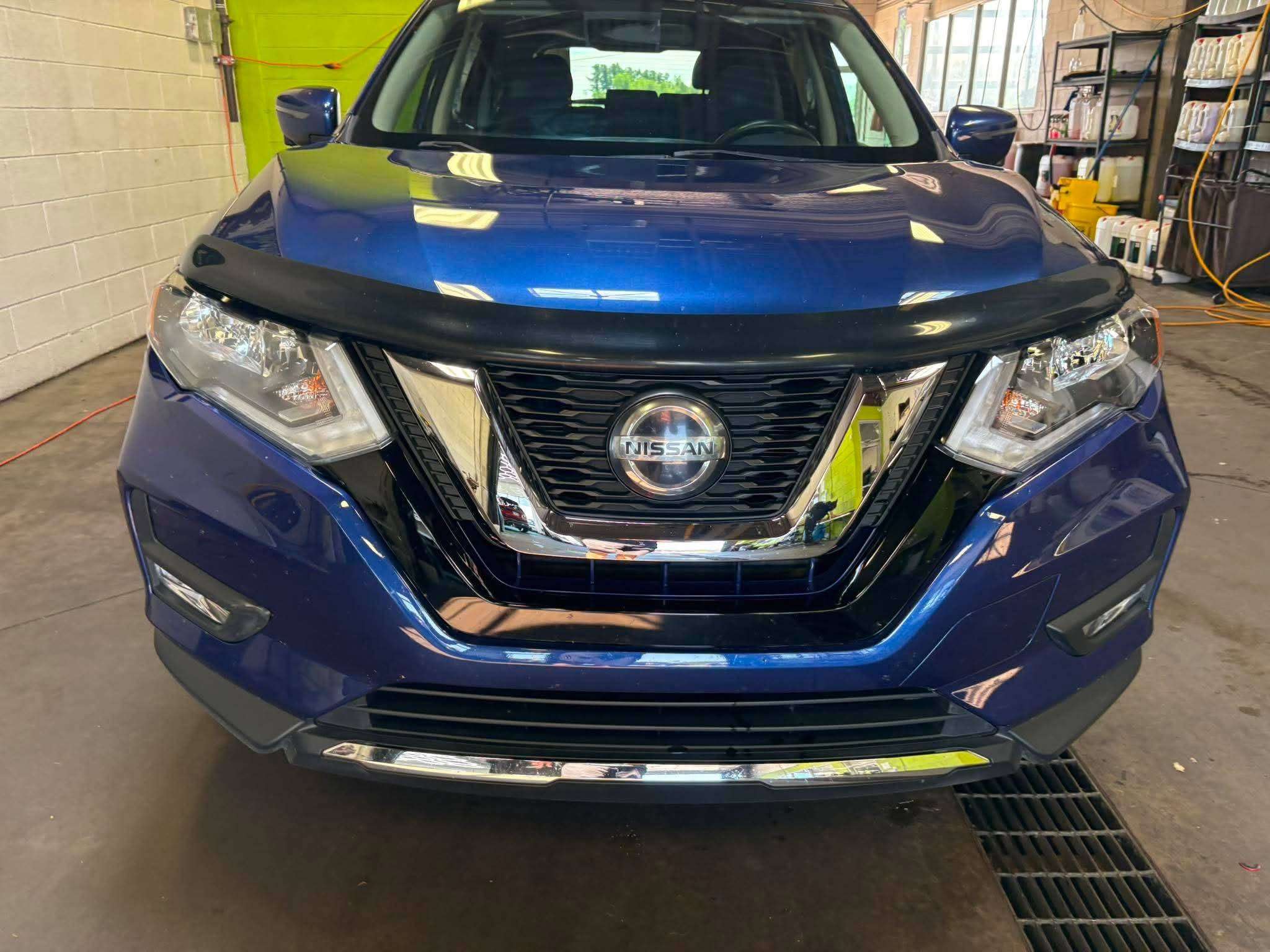 2018 Nissan Rogue SV — снимка 1