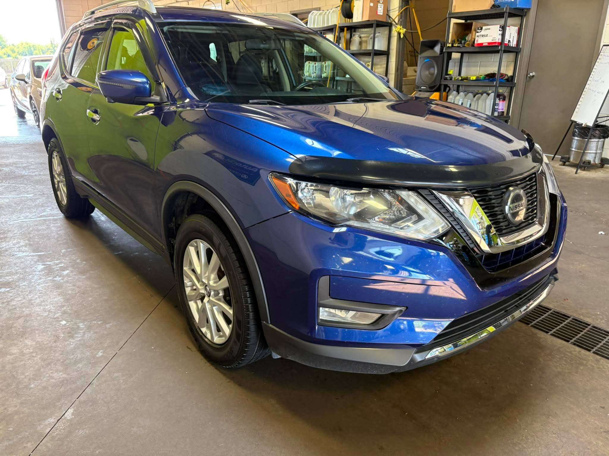 2018 Nissan Rogue SV — снимка 1