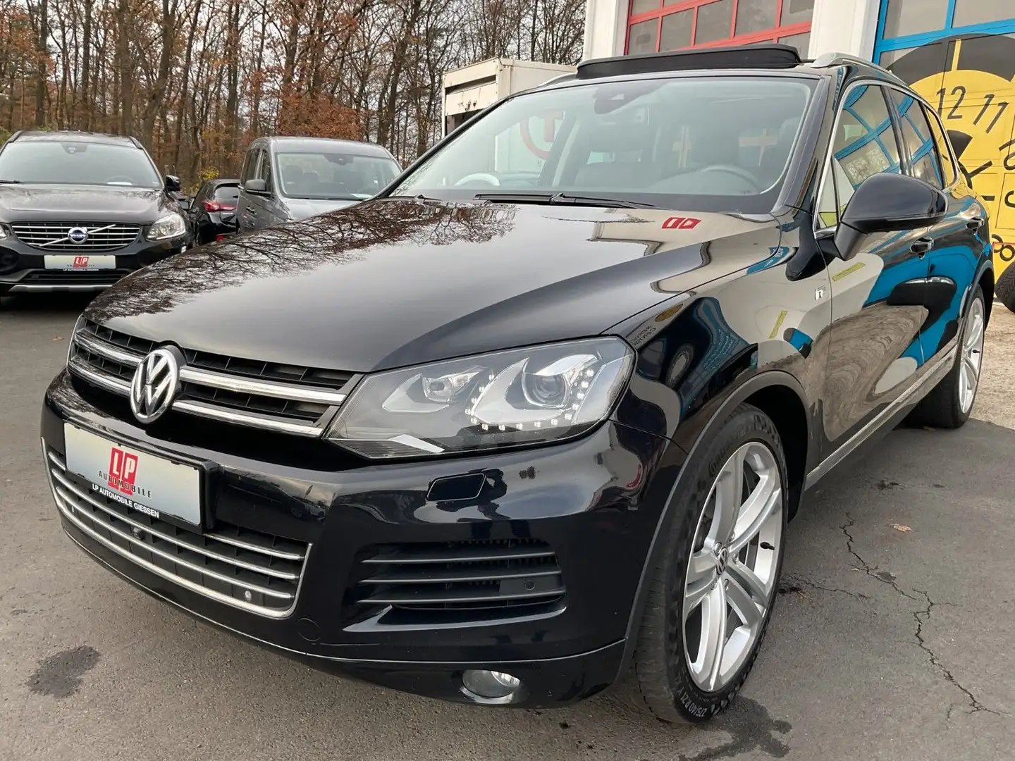 Volkswagen Touareg V6 3.0 TDI R-Line Pano Kamera Navi AHK Noir - 1