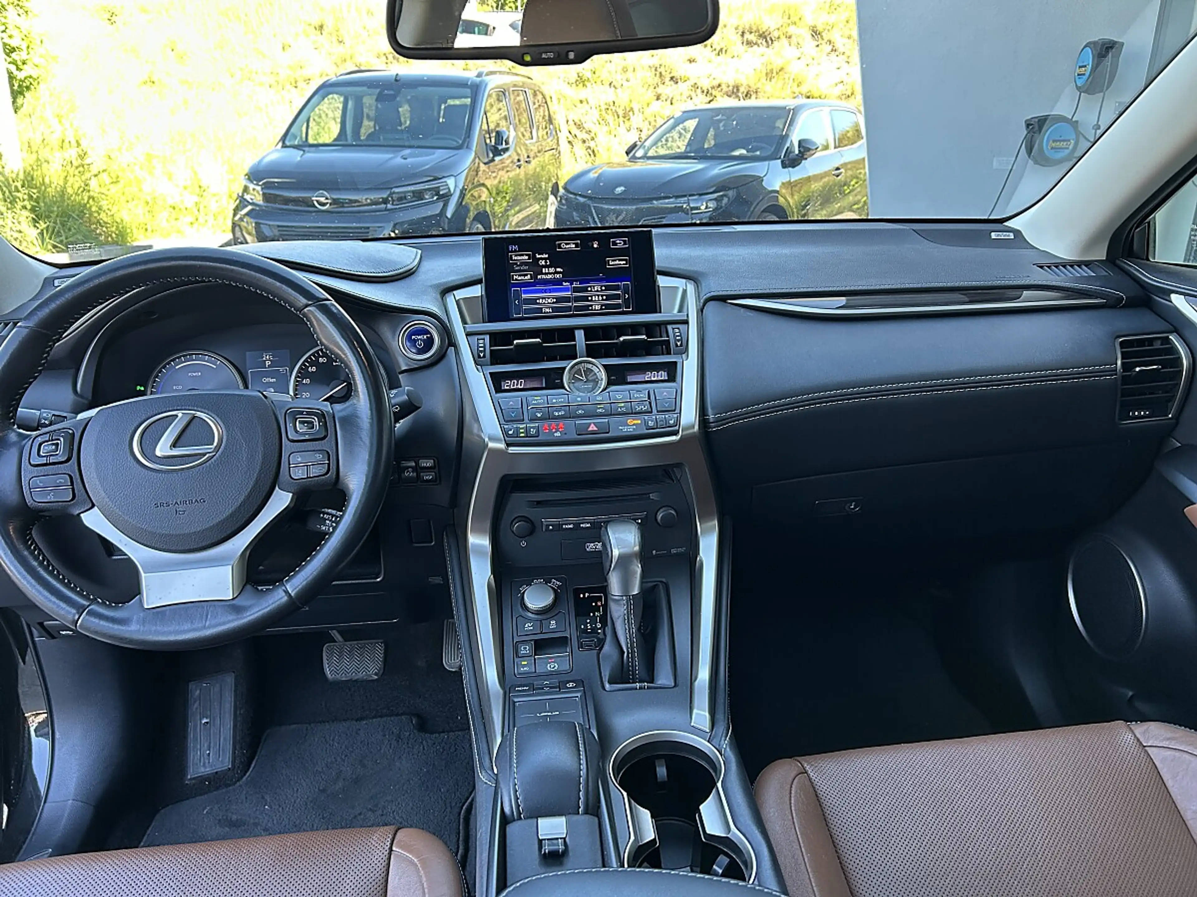 Lexus NX 300h Executive Hybrid Aut. — photo 7