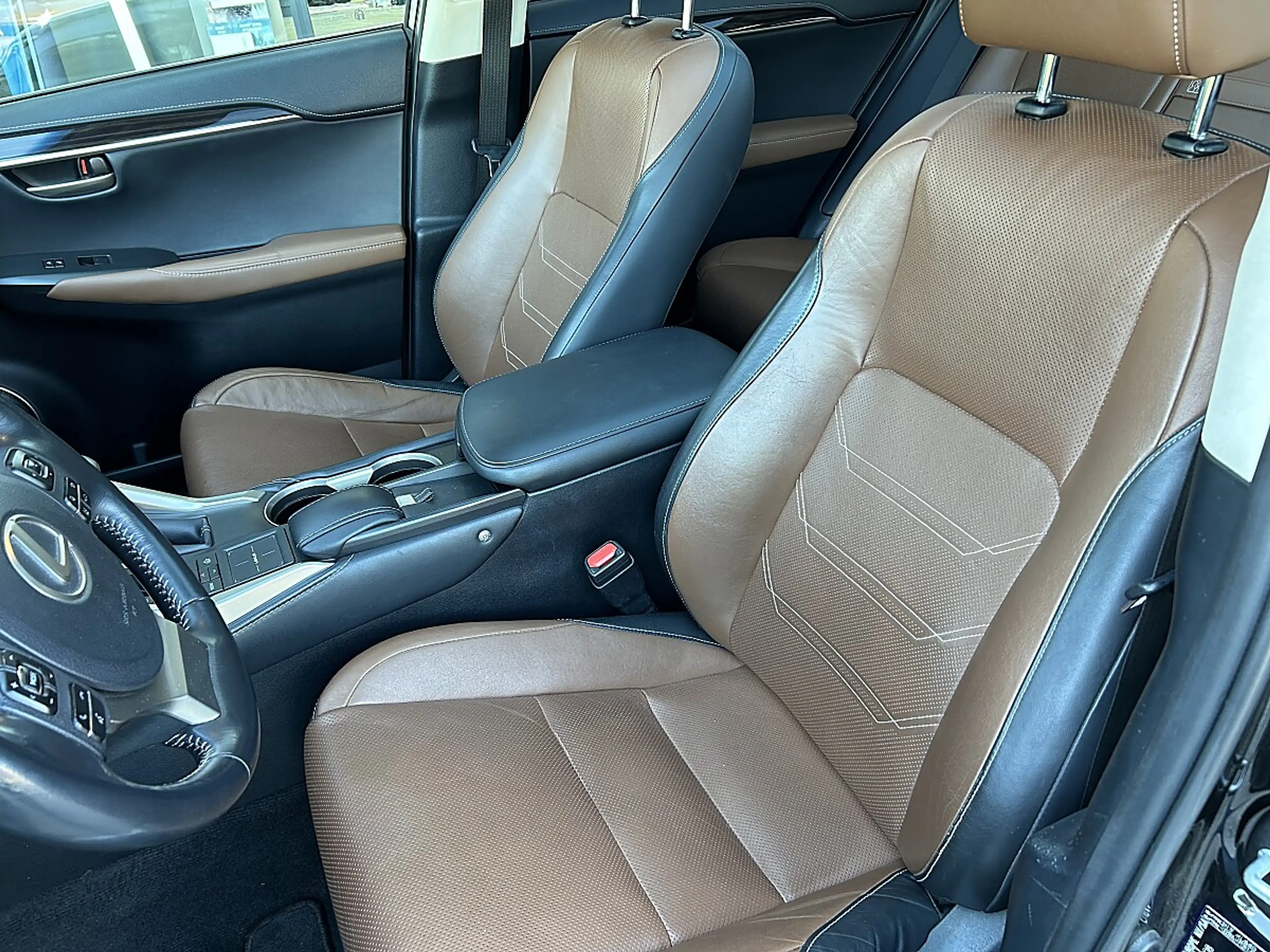 Lexus NX 300h Executive Hybrid Aut. — photo 9