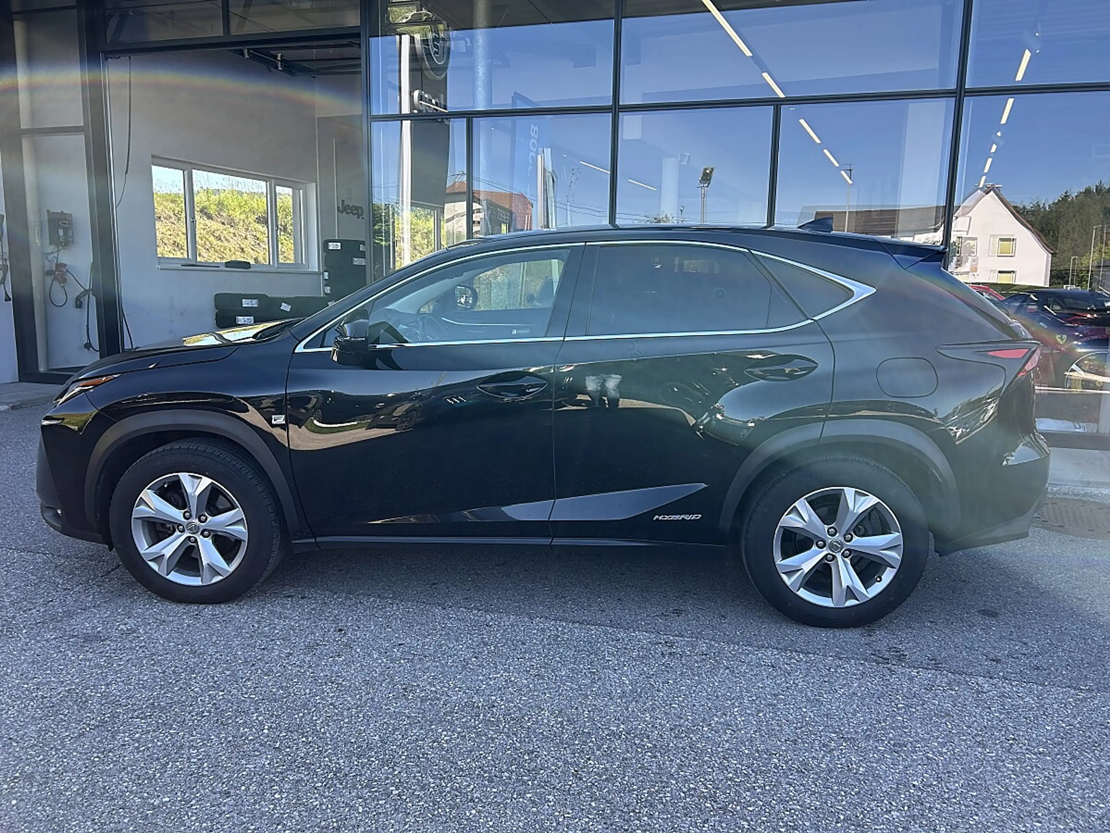 Lexus NX 300h Executive Hybrid Aut. — photo 2