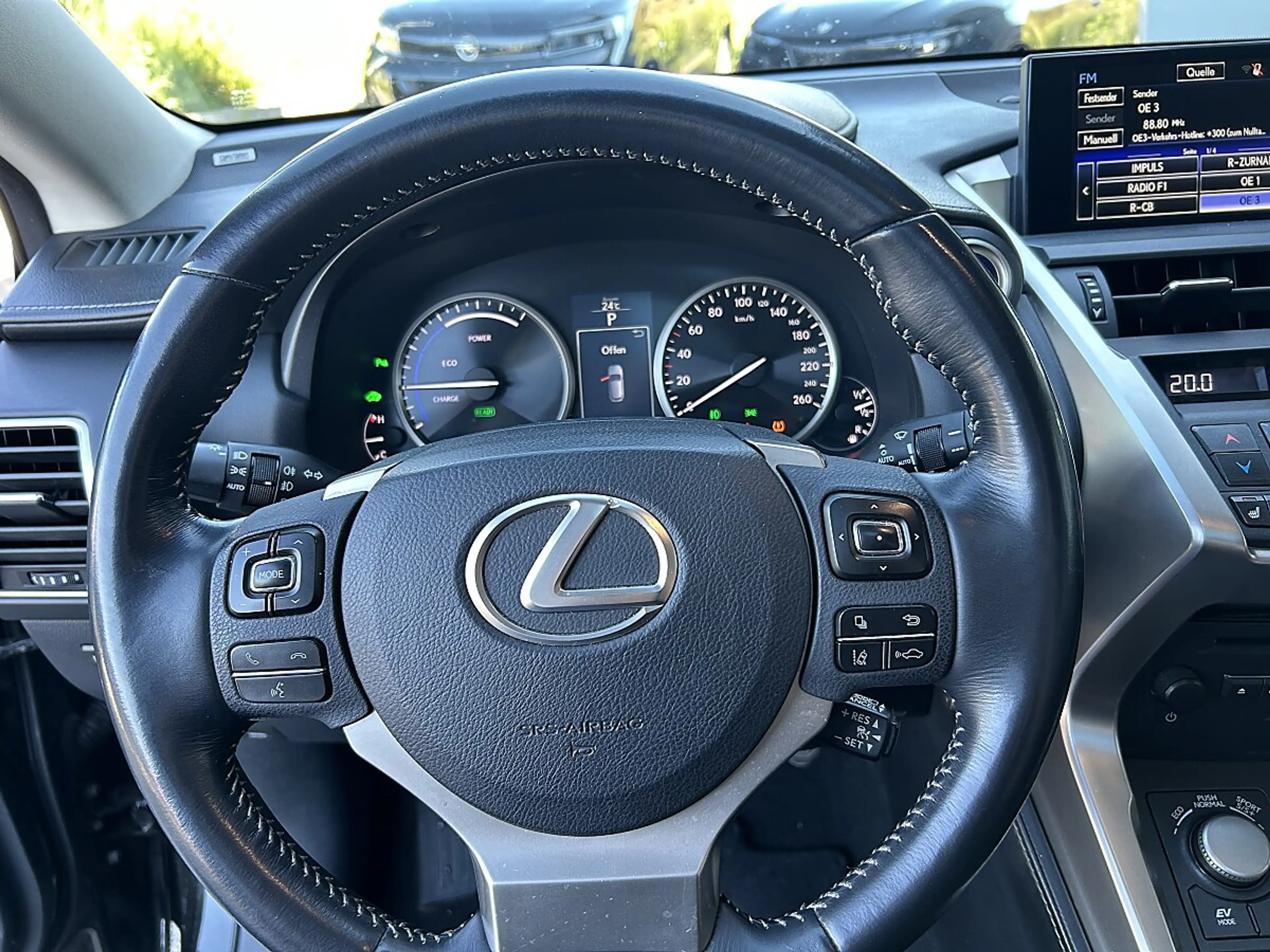 Lexus NX 300h Executive Hybrid Aut. — photo 14