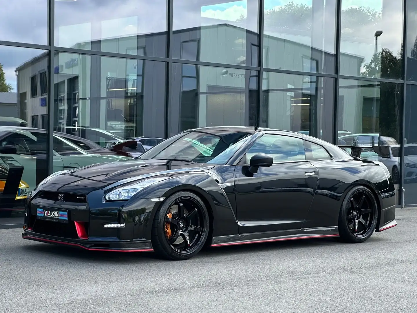 Nissan GT-R 3.8l Nismo 2.HA/S-HEFT/BRD/CARBON/RECARO/LM Schwarz - 2