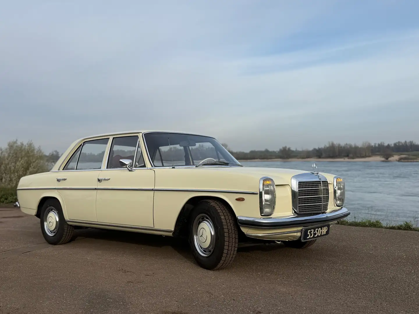 Mercedes-Benz 230 230 Alb - 2