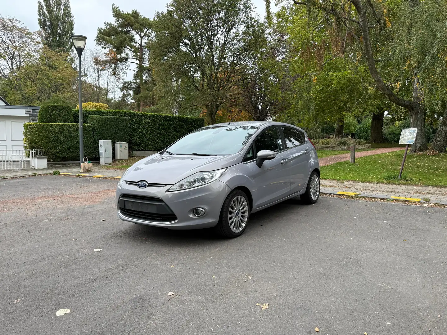 Ford Fiesta Fiesta 1.4i Trend Argent - 2