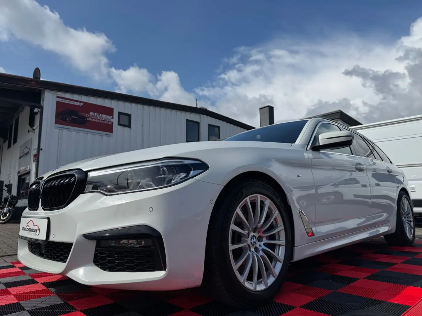 BMW 540 d Touring xDrive M - Sportpaket Blanc - 1