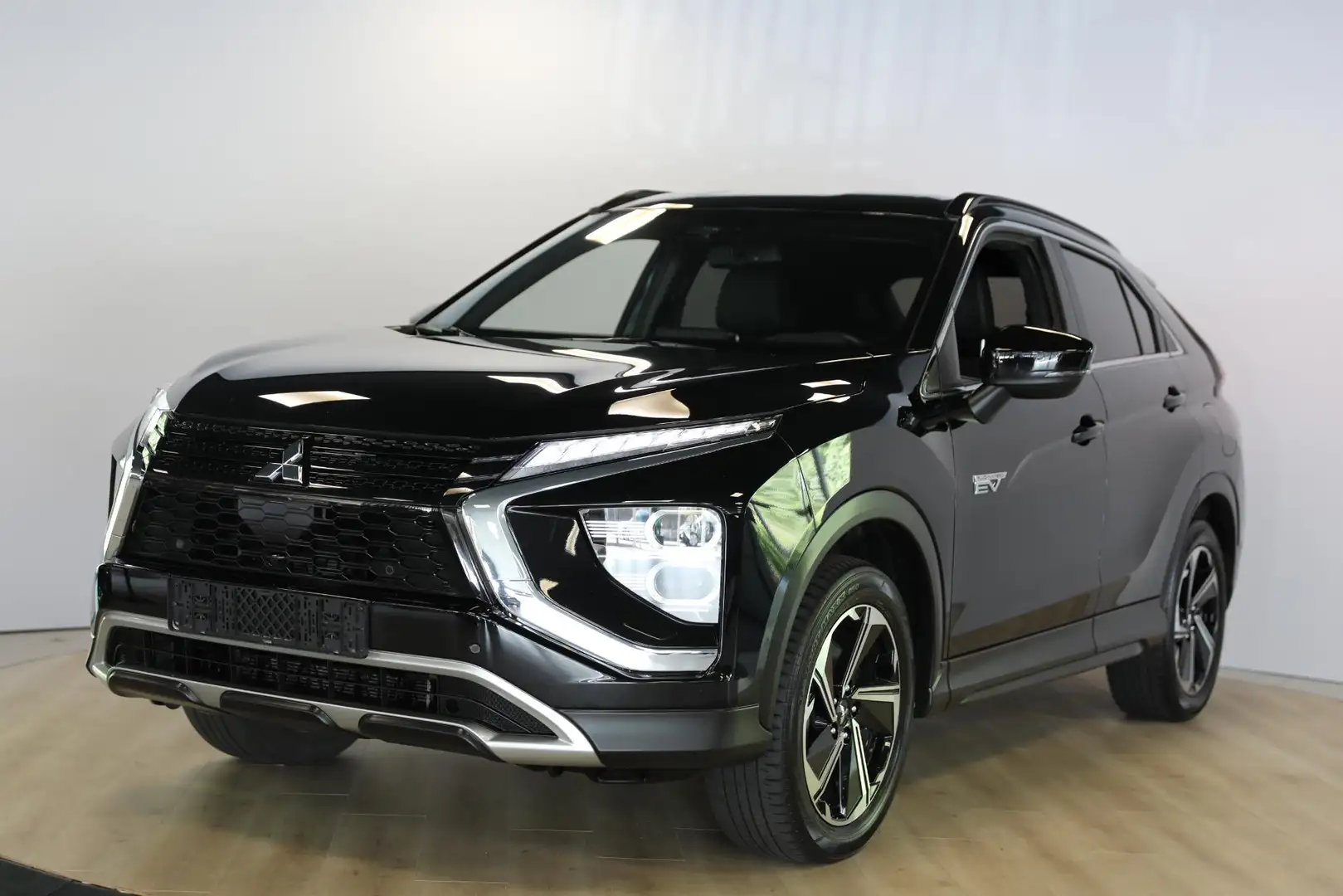 Mitsubishi Eclipse Cross 2.4 PHEV Intense | Trekhaak | Apple Carplay | 360 Negro - 1
