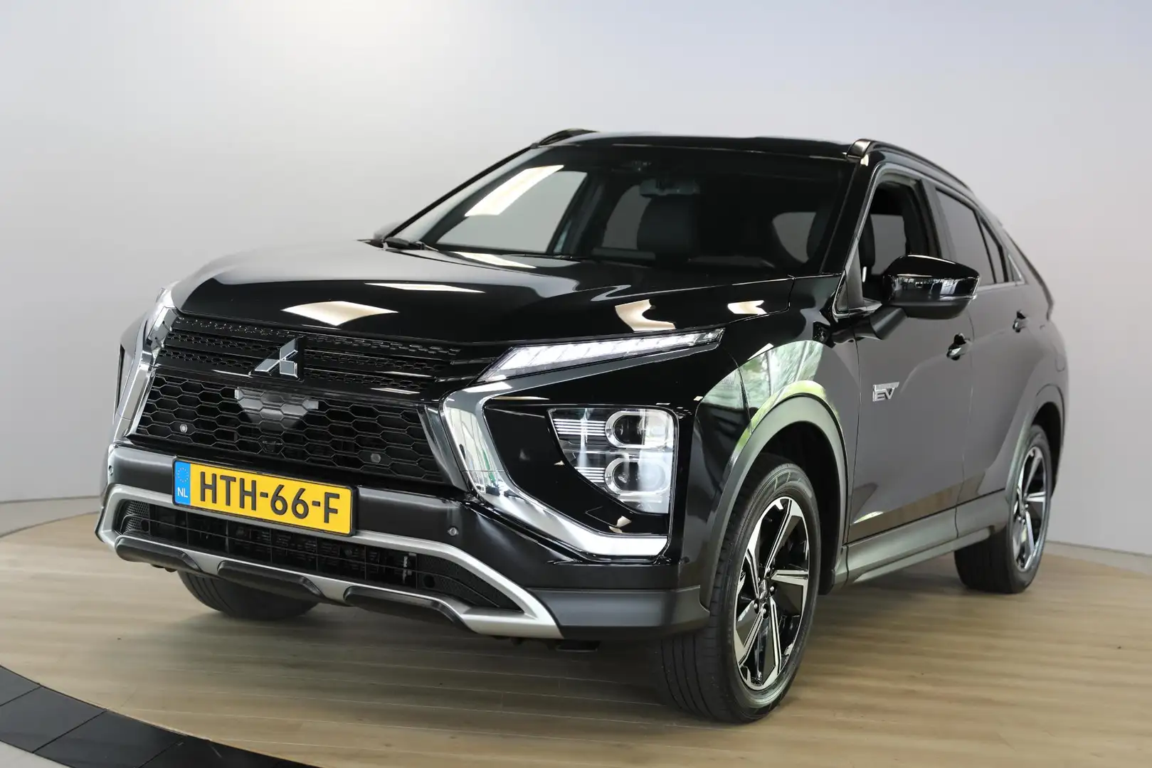 Mitsubishi Eclipse Cross 2.4 PHEV Intense | Trekhaak | Apple Carplay | 360 Noir - 1