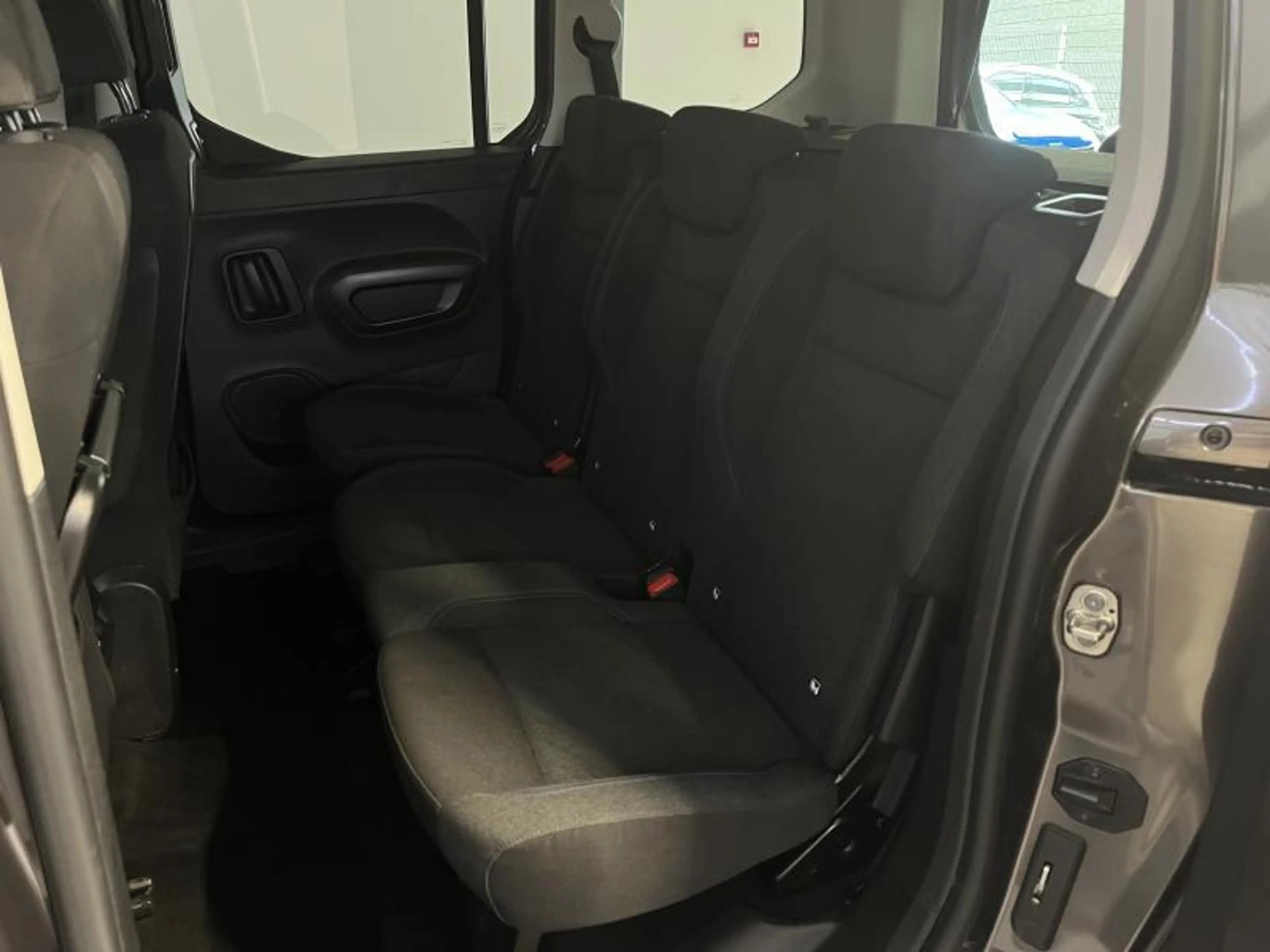 Peugeot Rifter Allure — photo 15