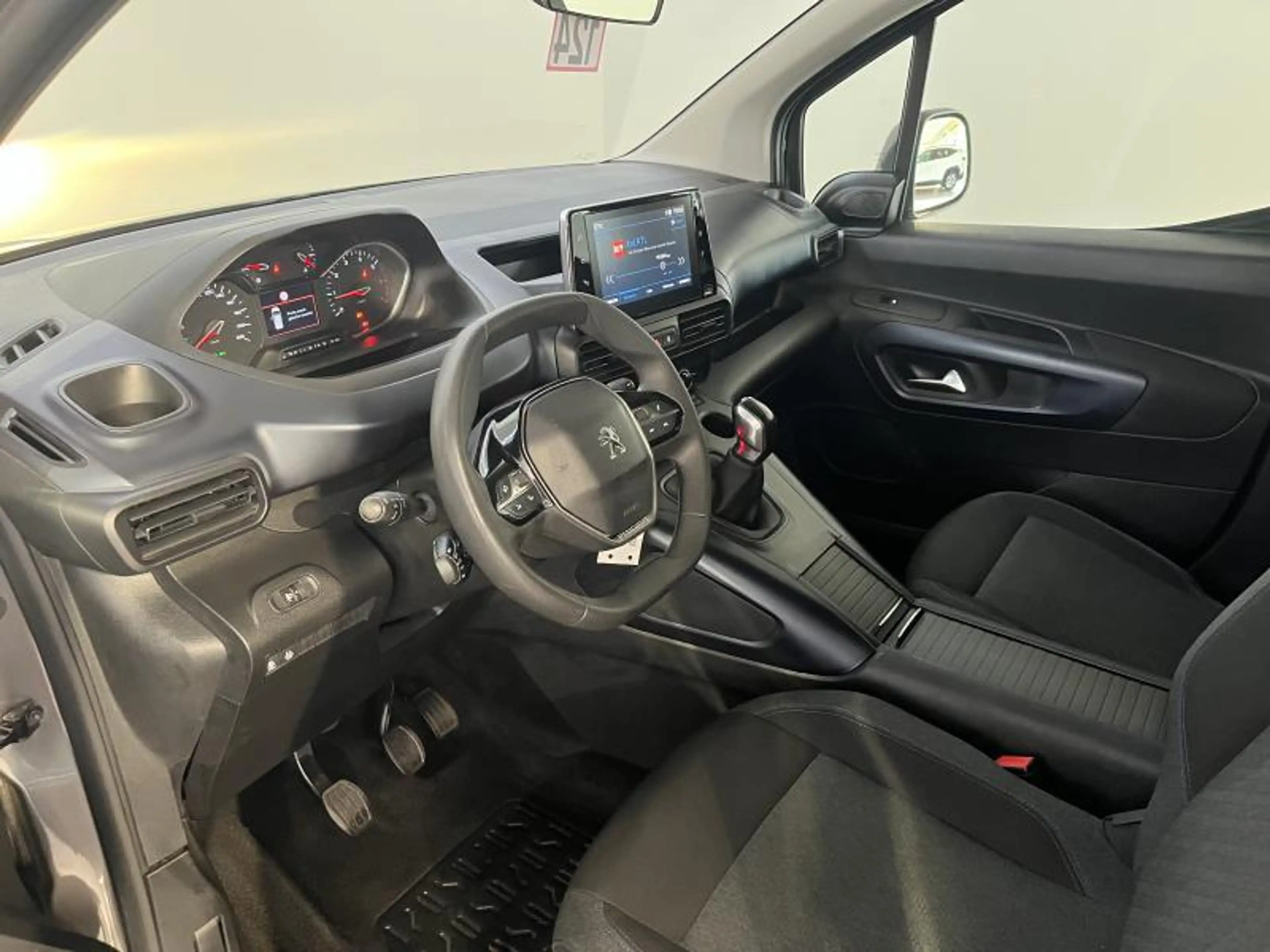 Peugeot Rifter Allure — photo 13