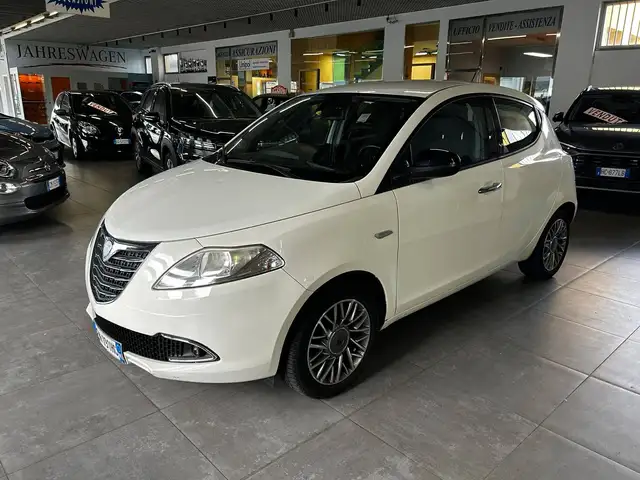 Lancia Ypsilon Ypsilon III 2011 1.2 8v Gold 69cv