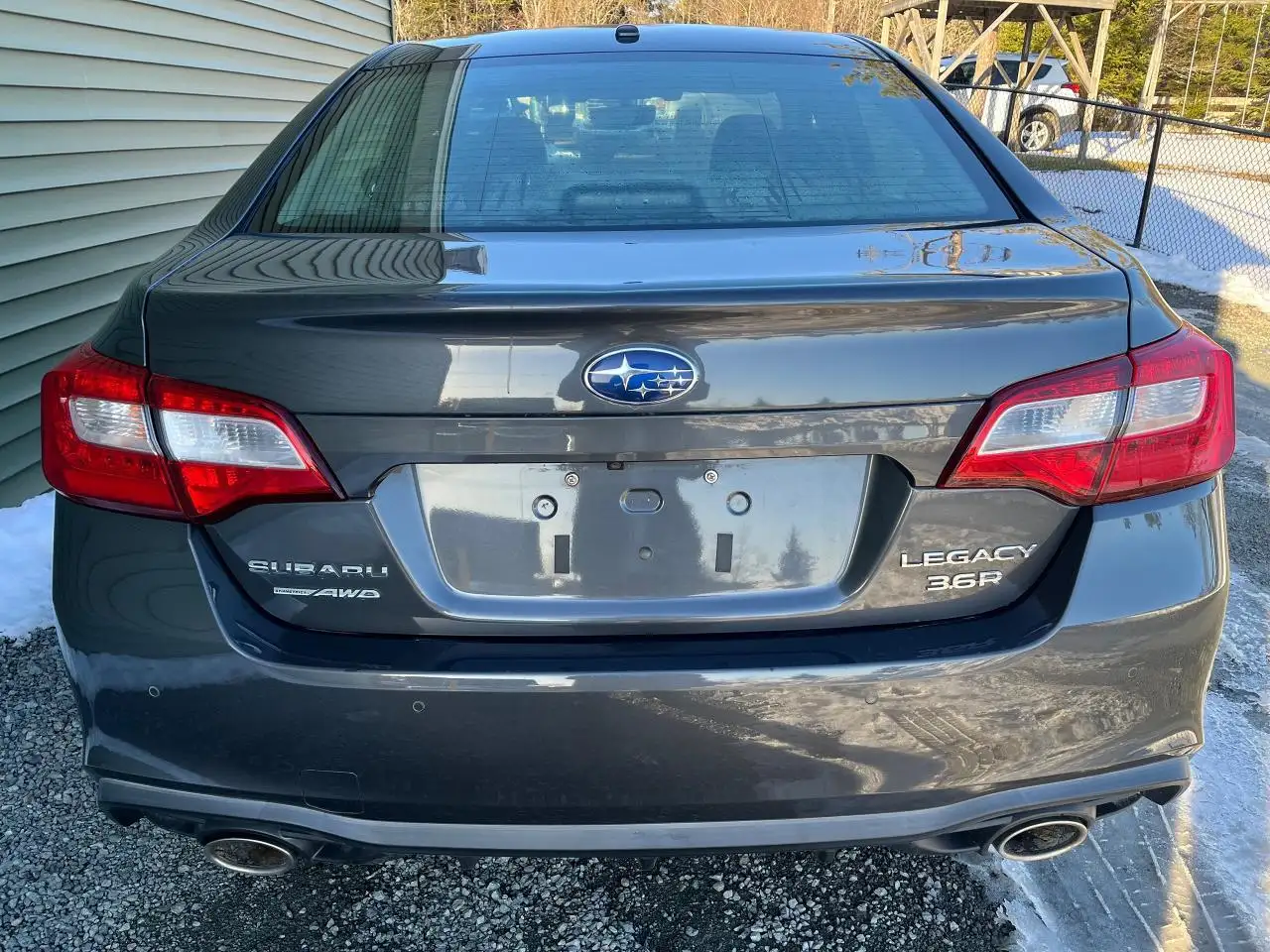 Subaru Legacy снимка Subaru Legacy