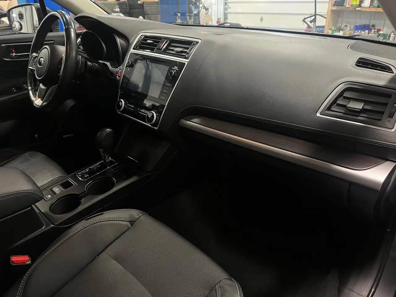 Subaru Legacy снимка Subaru Legacy