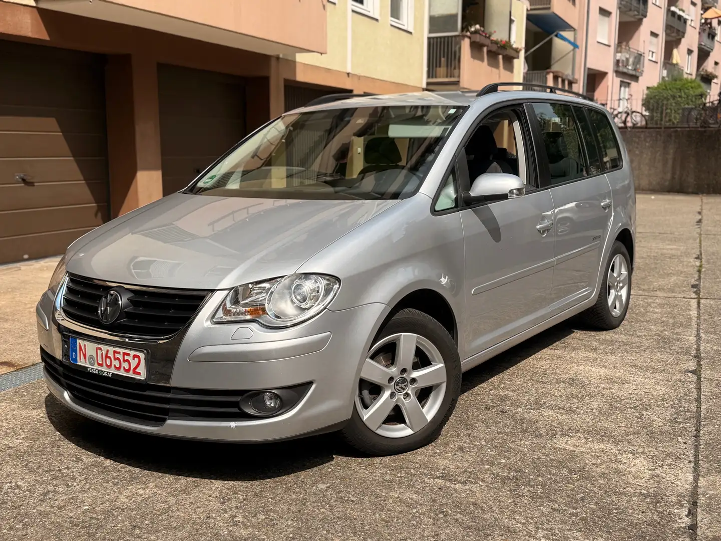 Volkswagen Touran 1.4 TSI United Silber - 1