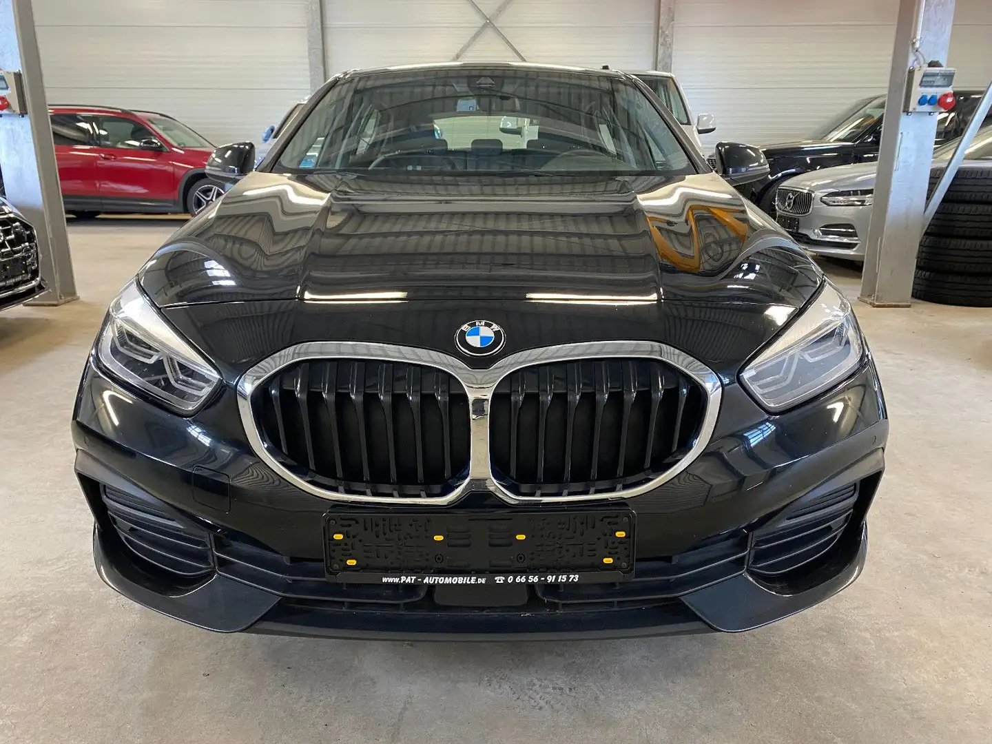 BMW 116 d Advantage Aut DAB GRA Leder Navi LED Kamera Schwarz - 2