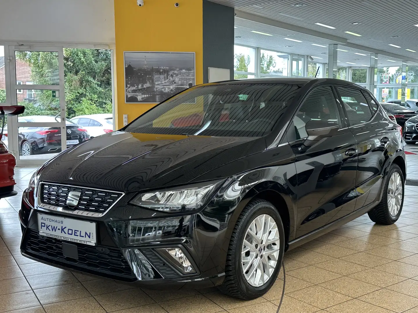 SEAT Ibiza 1.0 Eco TSi Xcellence *LED*NAVi*KESSY*APS* Schwarz - 1