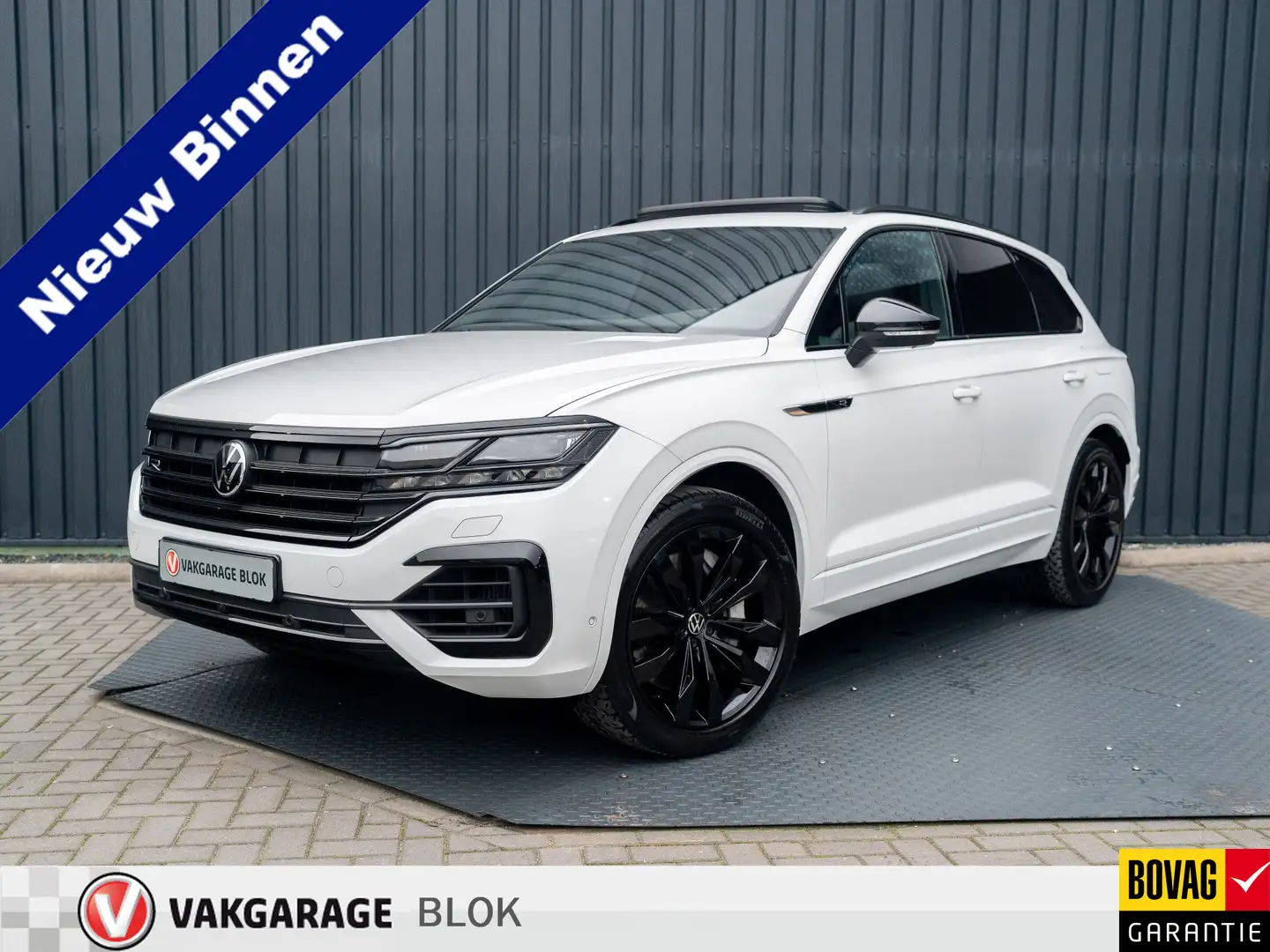 Volkswagen Touareg 3.0 TSi 4MOTION R | Luchtvering | Panodak | Trekha Wit - 1