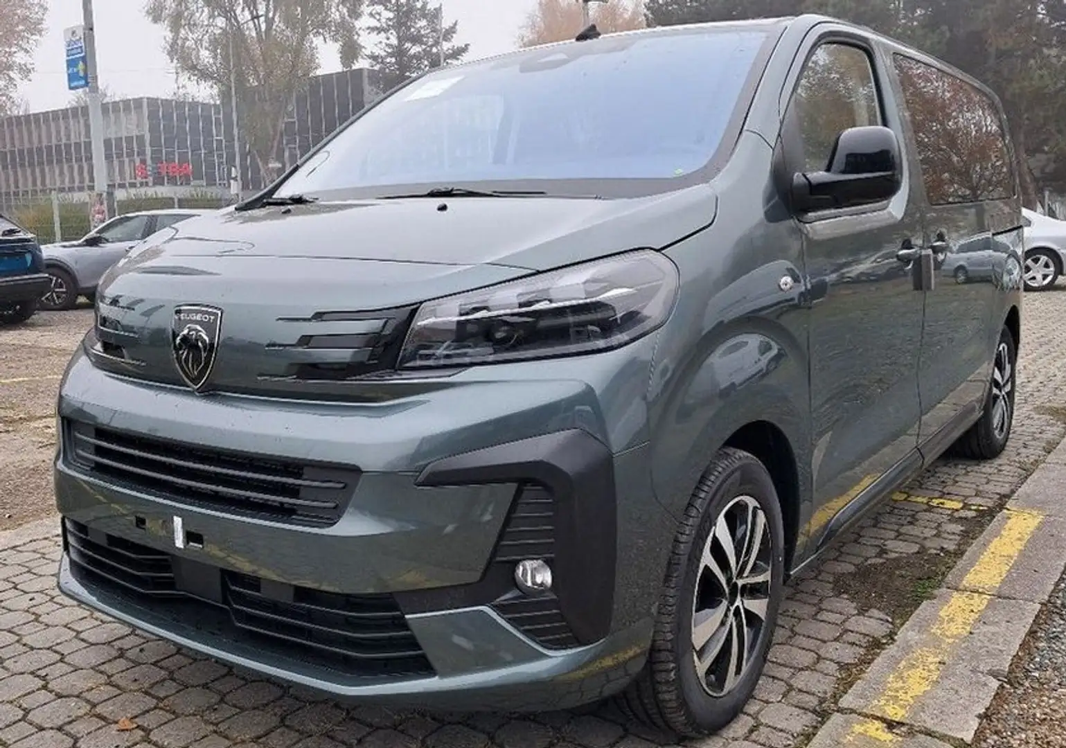 Peugeot Traveller Allure L2 180EAT8 HDI,7Sitzer,Webasto,LED,AHK,Szhg Grijs - 1