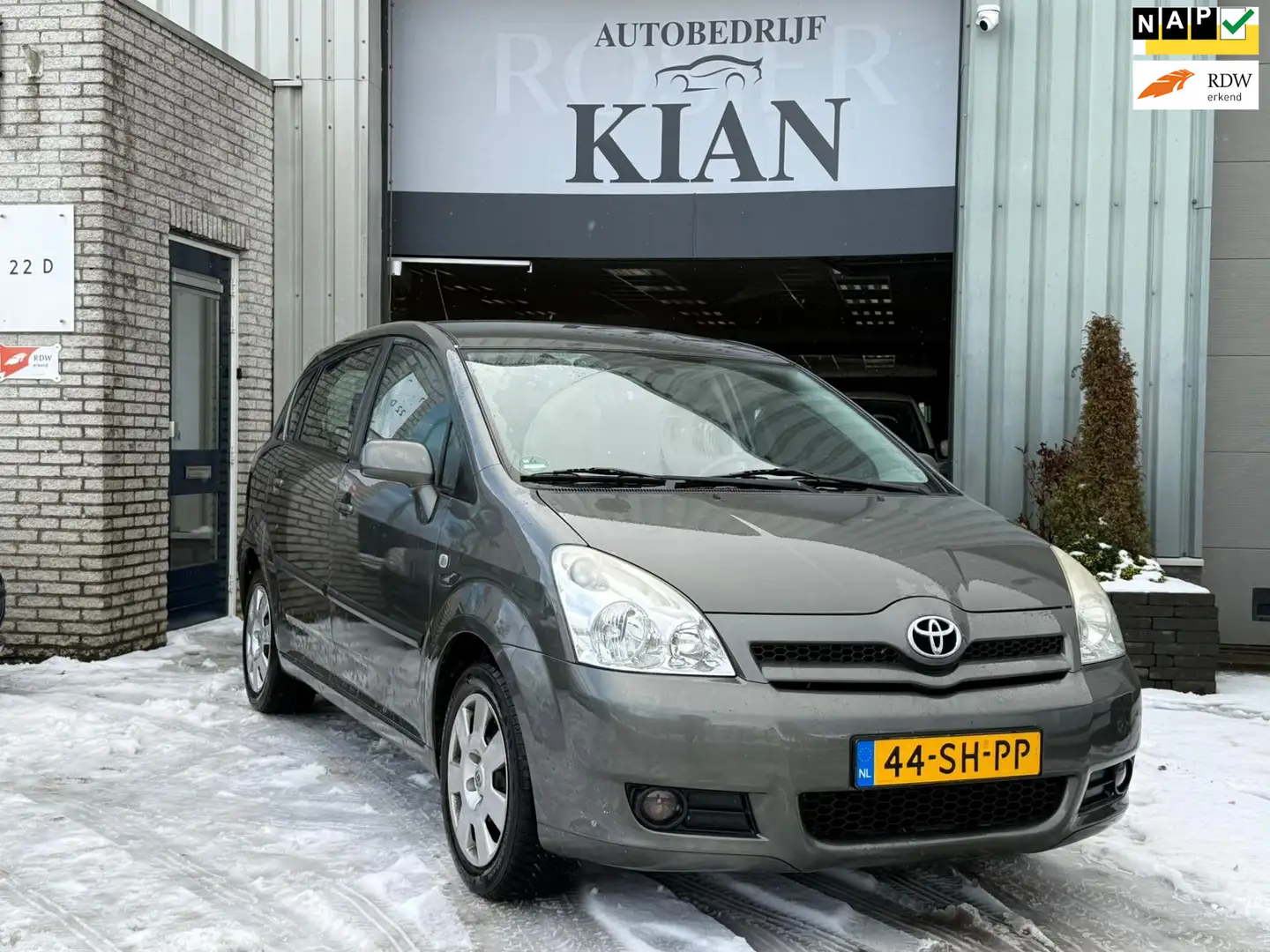 Toyota Verso 1.8 VVT-i Sol 7p. Grau - 1
