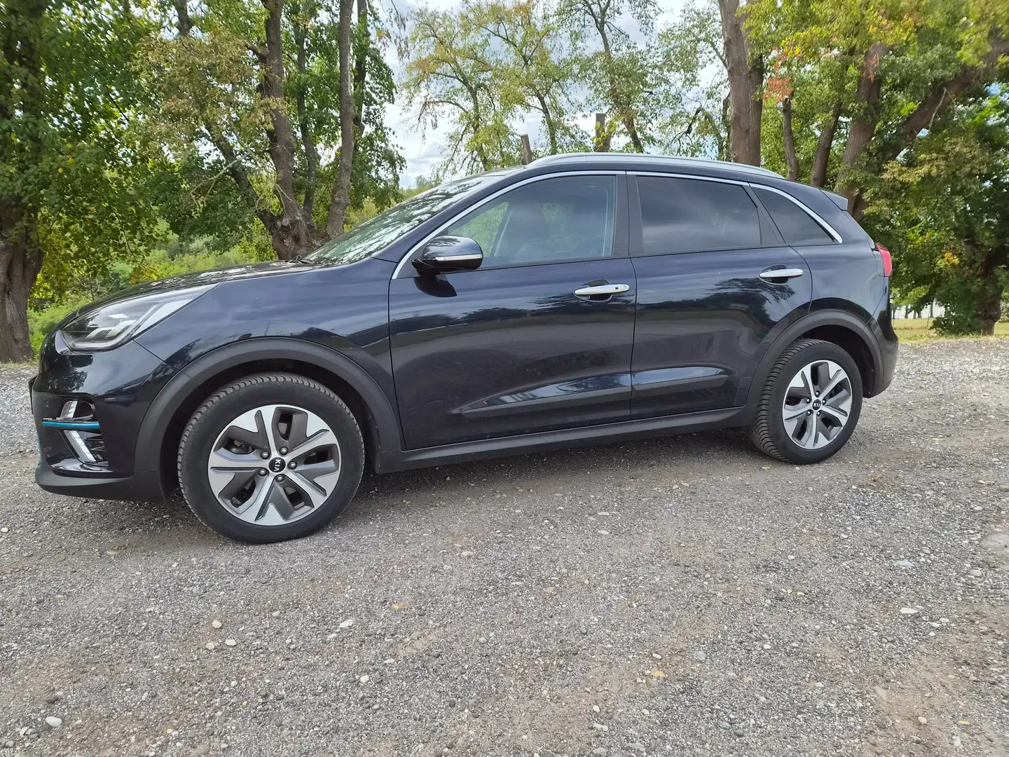 Kia e-Niro Niro EV 39,2kWh Platin Aut. Platin Blau - 2