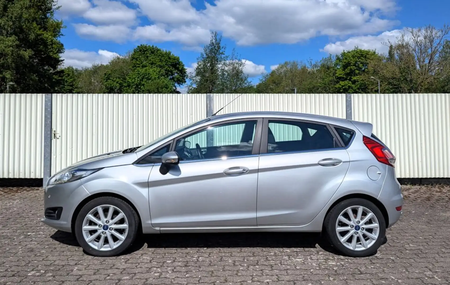 Ford Fiesta 1.0l EcoBoost TITANIUM Klimaaut.+PP vorn+SHZ Argent - 2