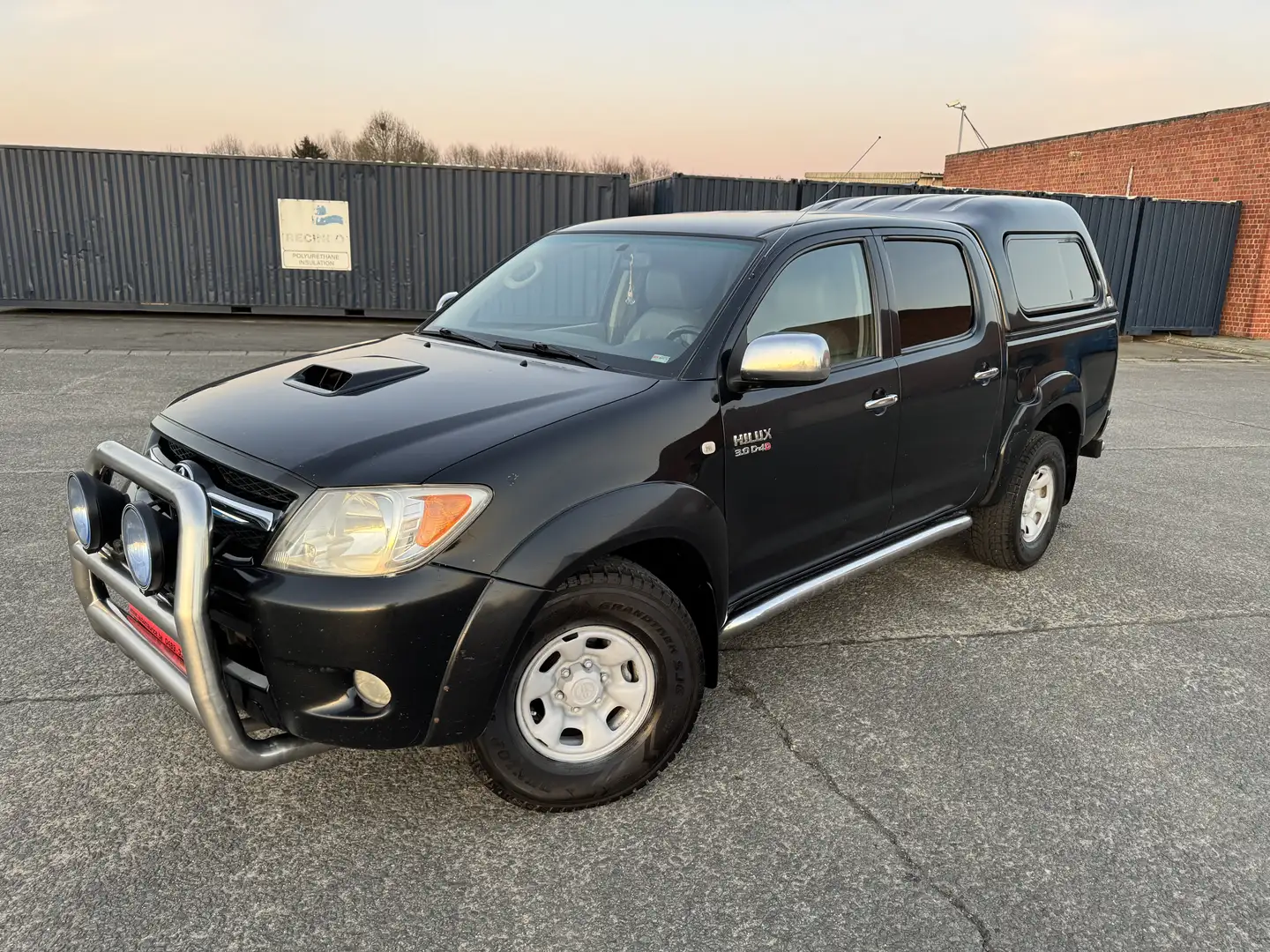 Toyota Hilux 3.0 D-4D 4x4 Automatic+carnet d'entretien (Export) Negro - 2