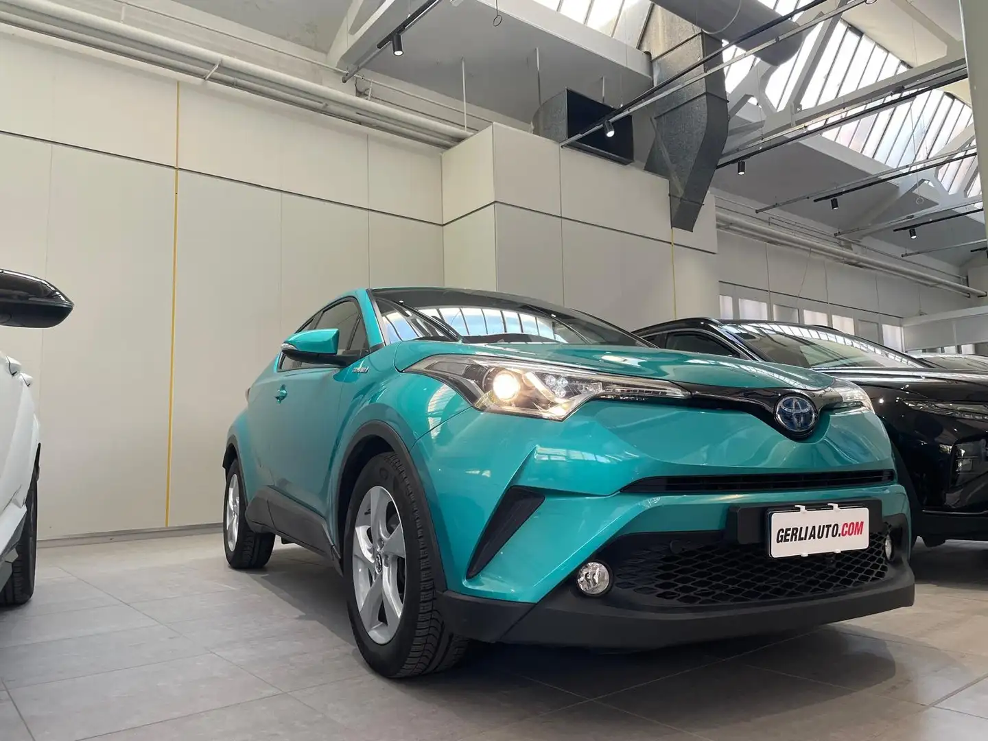 Toyota C-HR C-HR I 2016 1.8h Active 2wd e-cvt PROMO SMART60 Bleu - 2