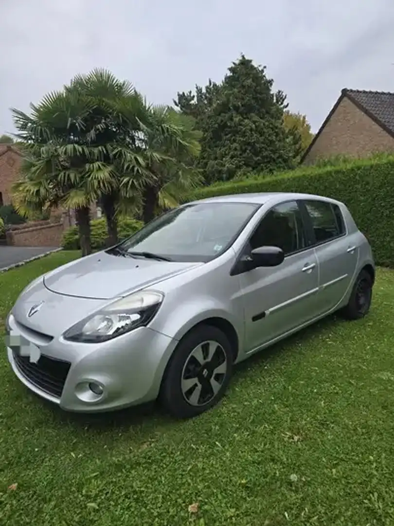 Renault Clio - 2