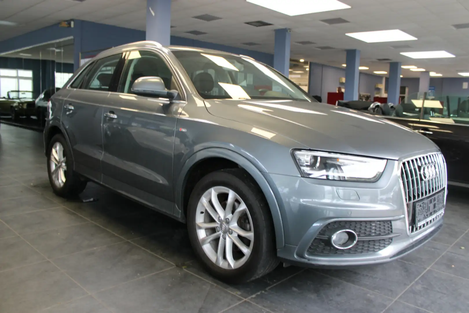 Audi Q3 1.4 TFSI S Line - AHK - Grau - 1