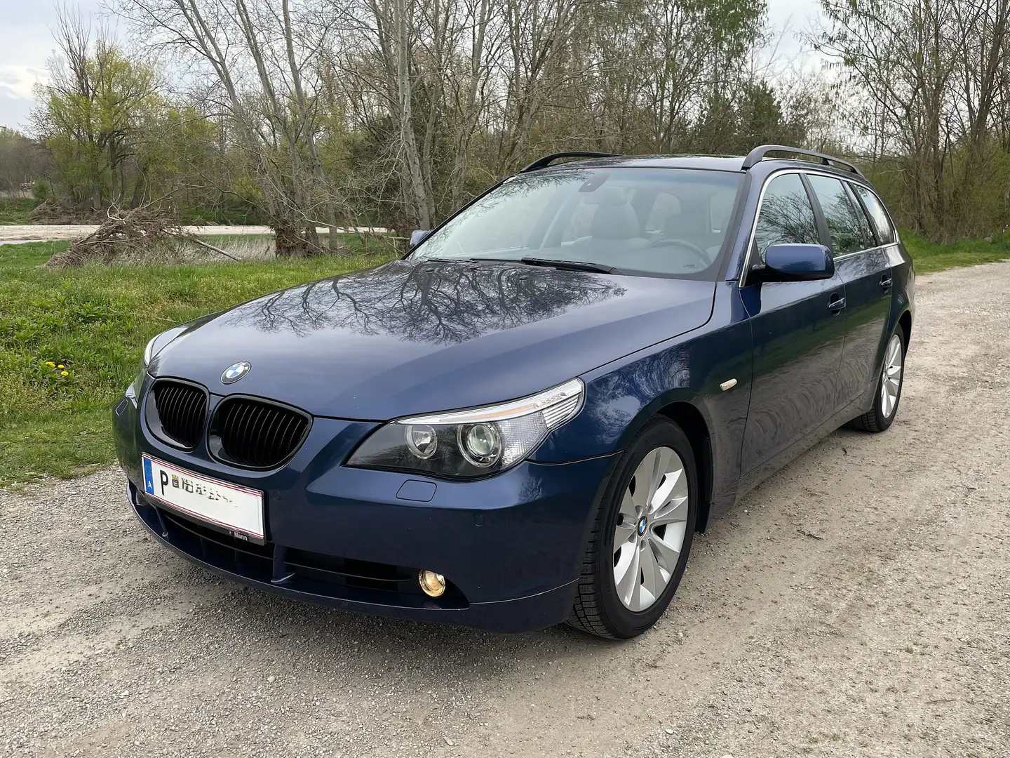BMW 523 Pickerl neu bis 08.2026 / 6 Zyl. / Schaltgetriebe Modrá - 2
