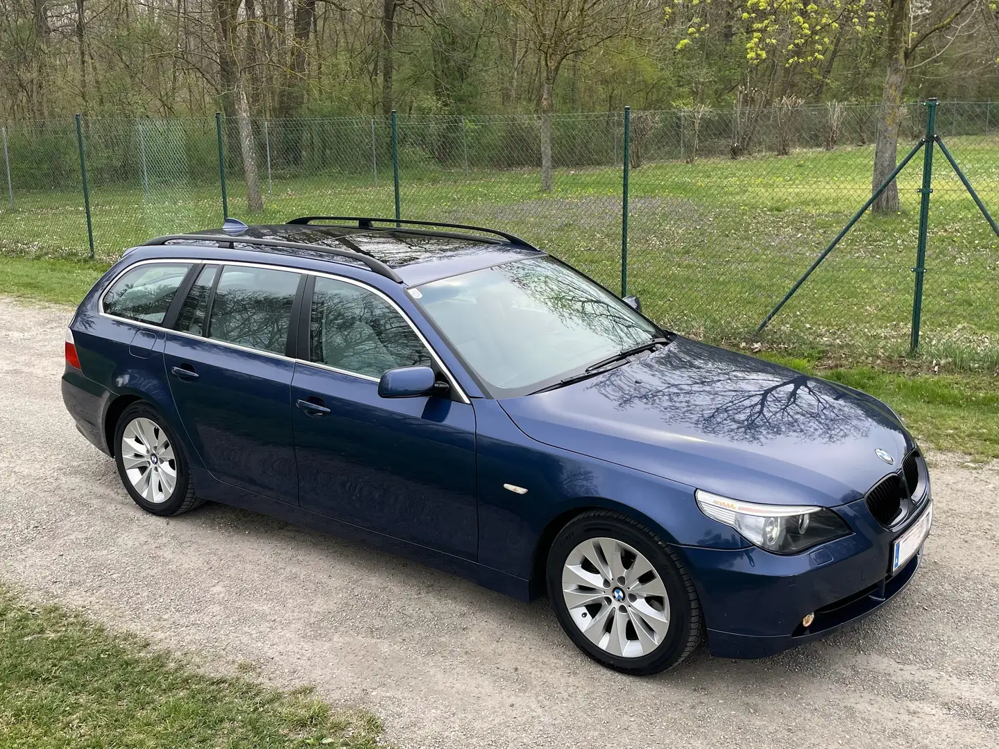 BMW 523 Pickerl neu bis 08.2026 / 6 Zyl. / Schaltgetriebe Modrá - 1