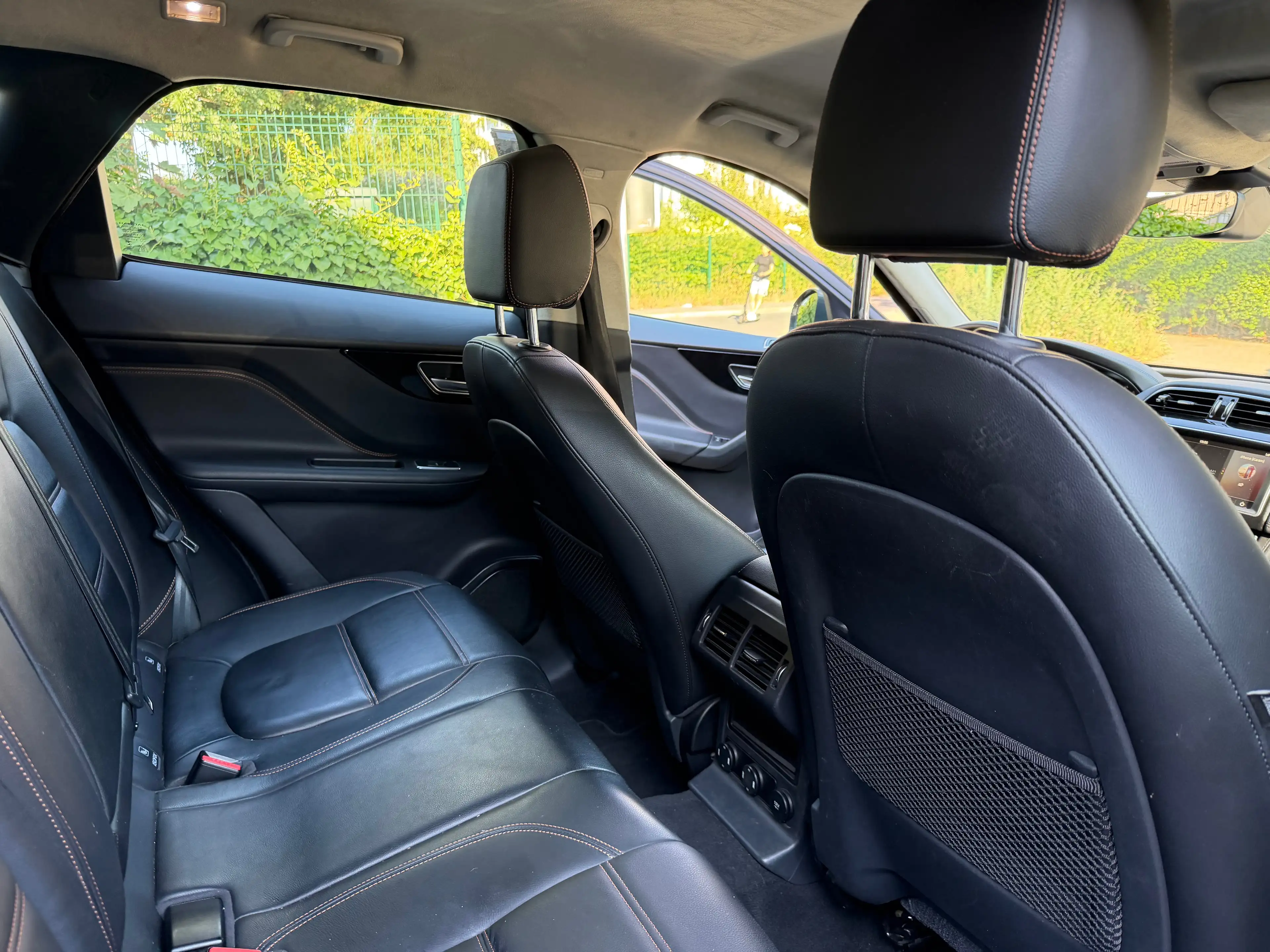 Jaguar F-Pace F-Pace 2.0 D AWD Pure (EU6.2) — photo 9