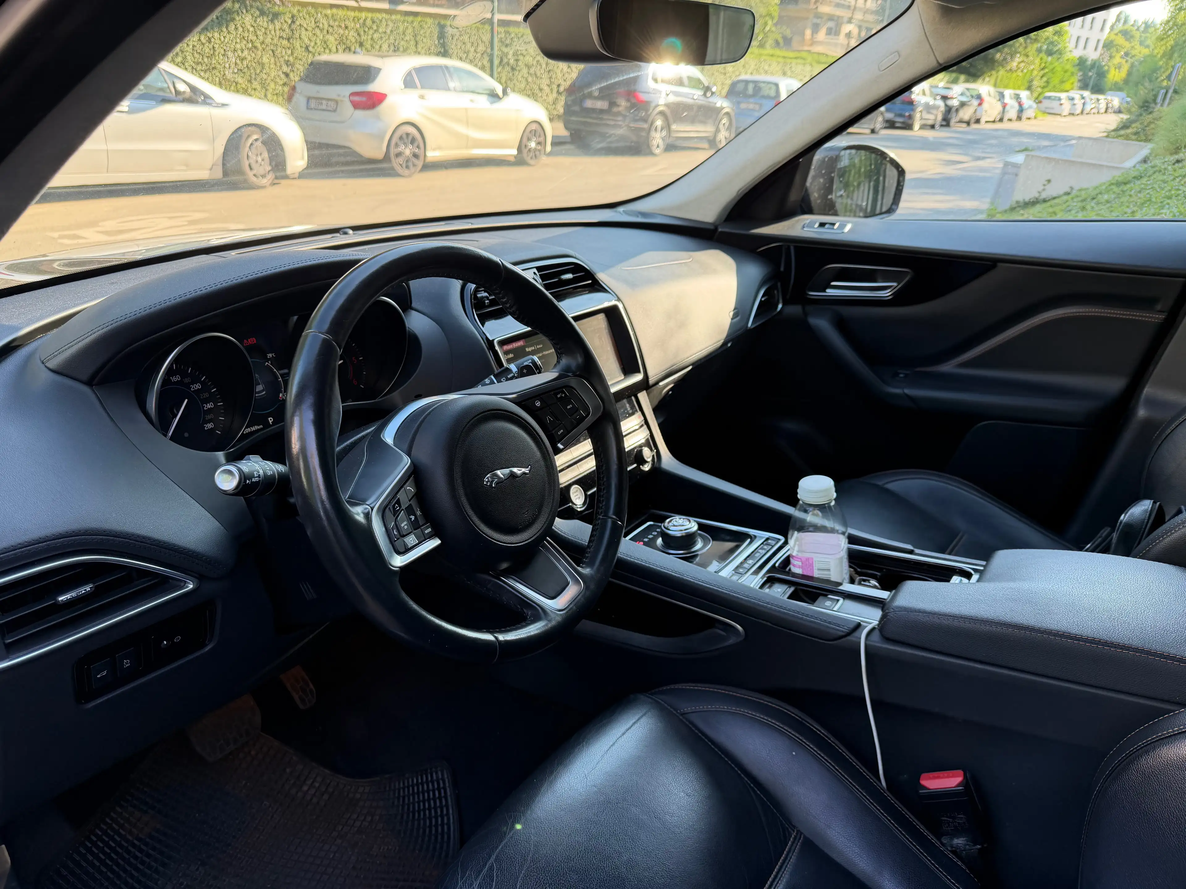 Jaguar F-Pace F-Pace 2.0 D AWD Pure (EU6.2) — photo 7