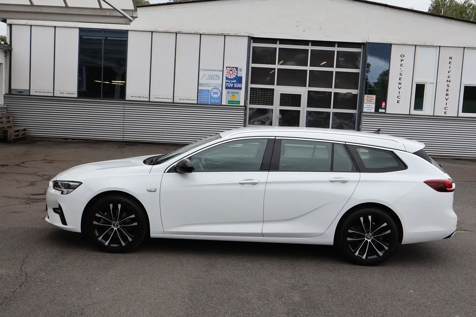 Opel Insignia ST 2.0 Diesel AT8 Elegance+ACC+ Weiß - 2